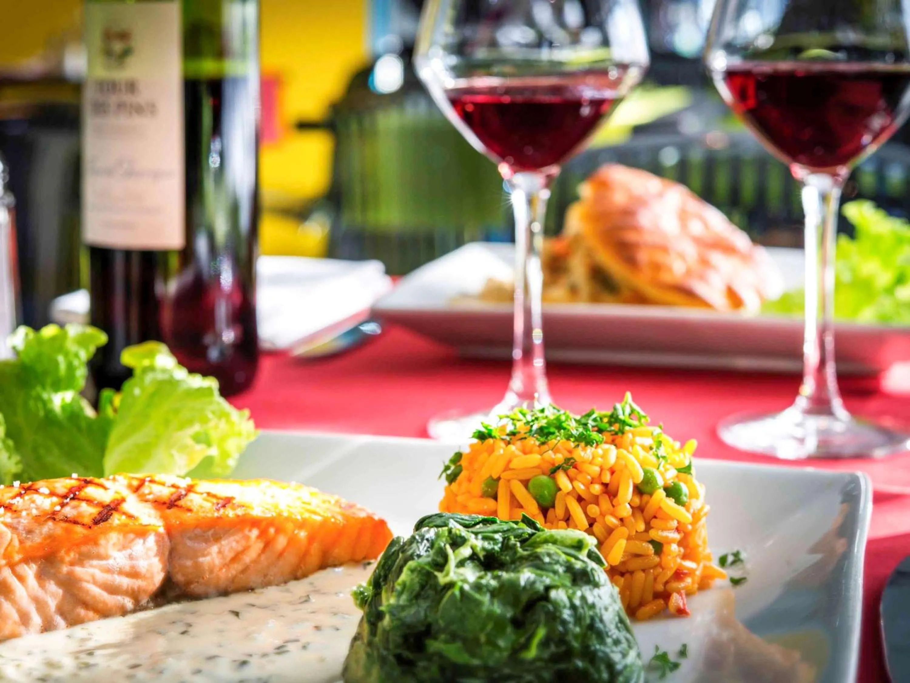 Restaurant/places to eat in Ibis Styles Reims Centre