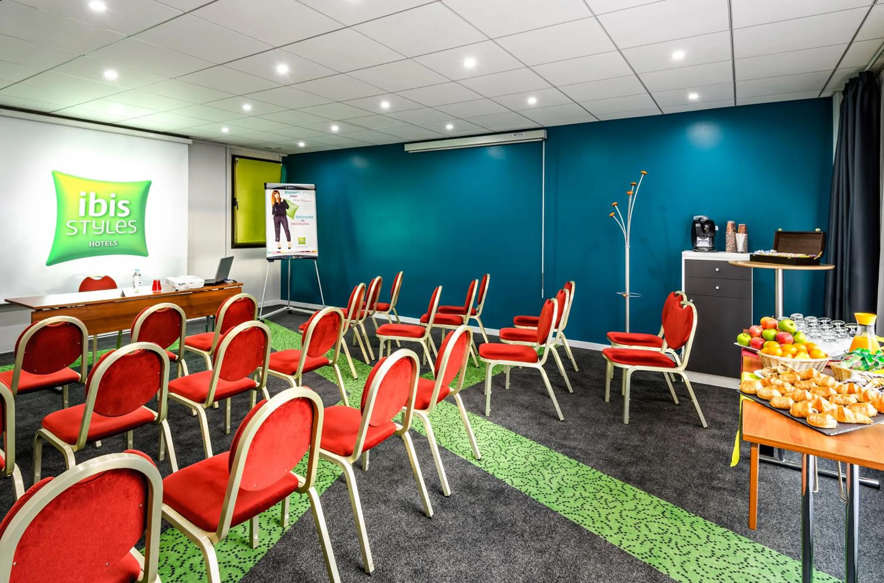 Business facilities in Ibis Styles Reims Centre