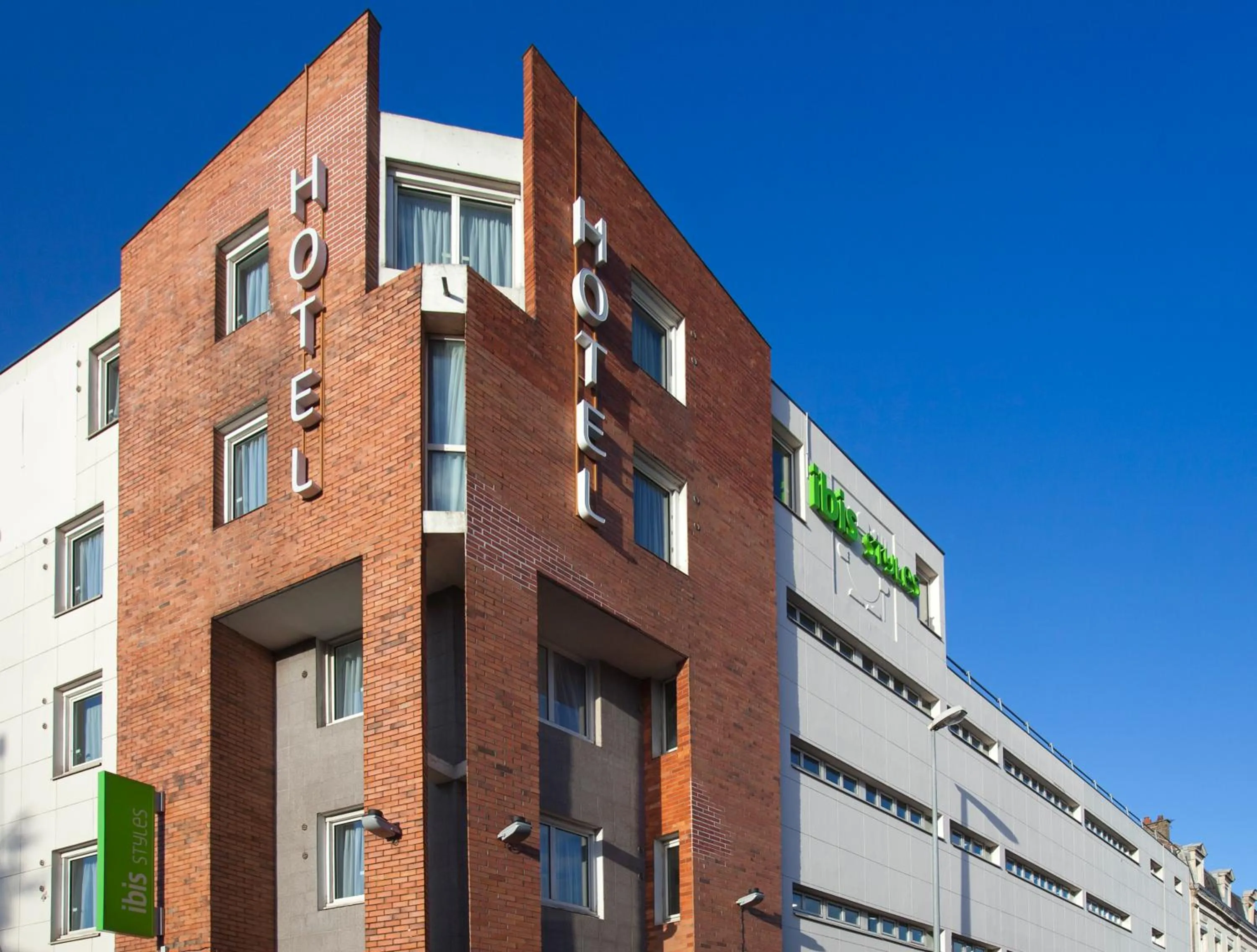 Property building in Ibis Styles Reims Centre