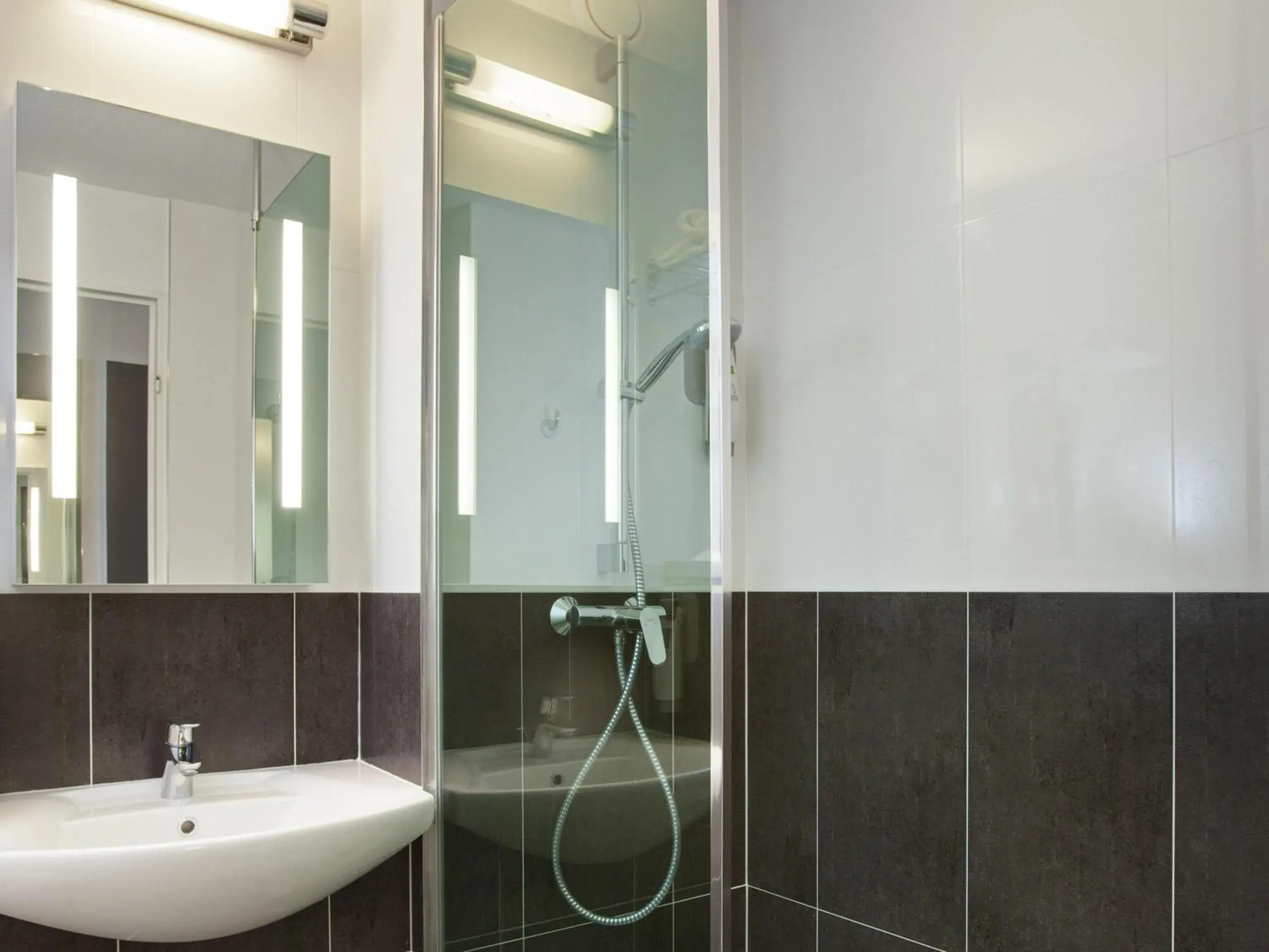 Standard Family Suite with One Double Bed and Sofa - single occupancy in Ibis Styles Reims Centre Standard Family Suite with One Double Bed and Sofa - single occupancy in Ibis Styles Reims Centre