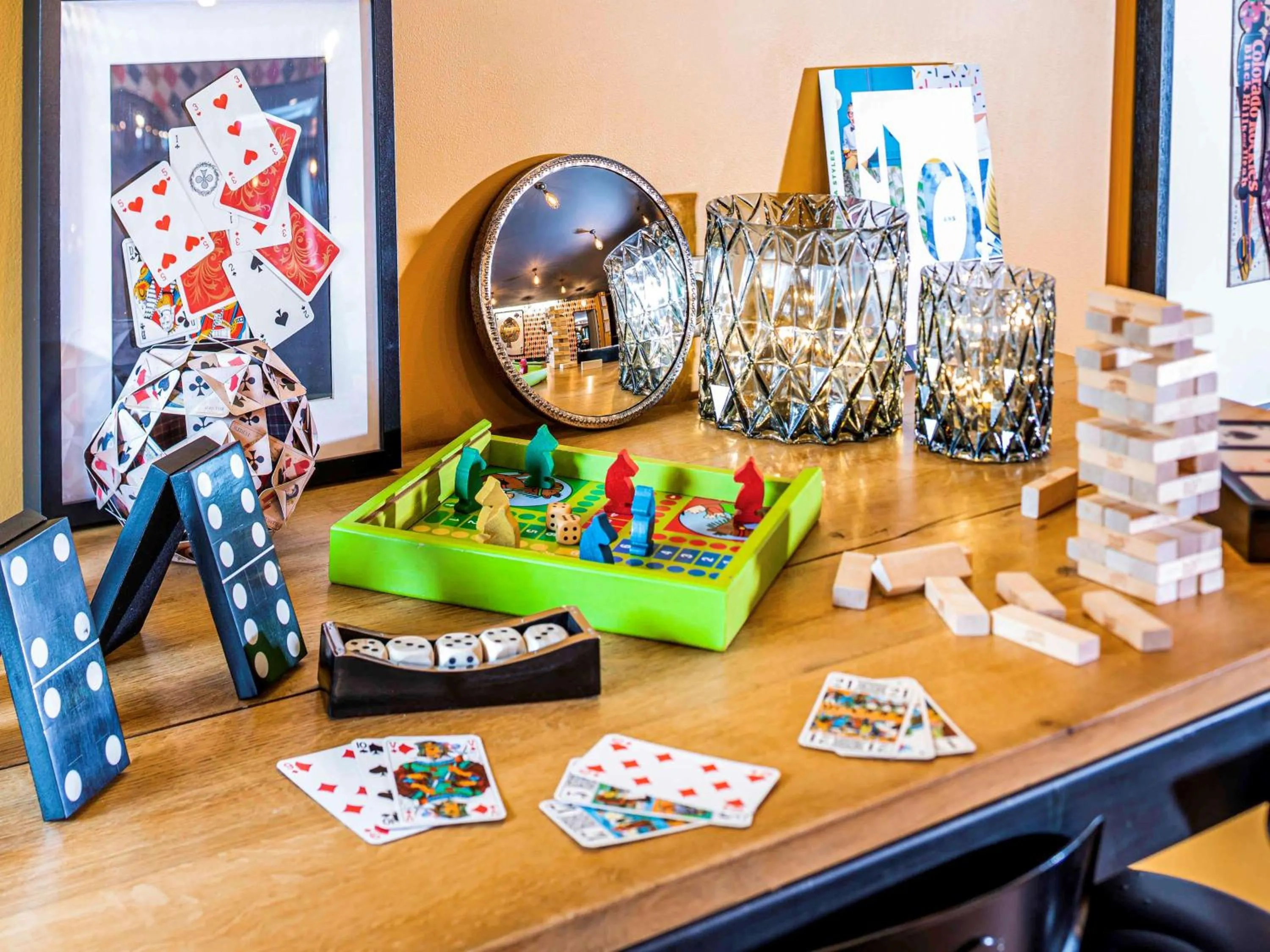 Lounge or bar in Ibis Styles Reims Centre