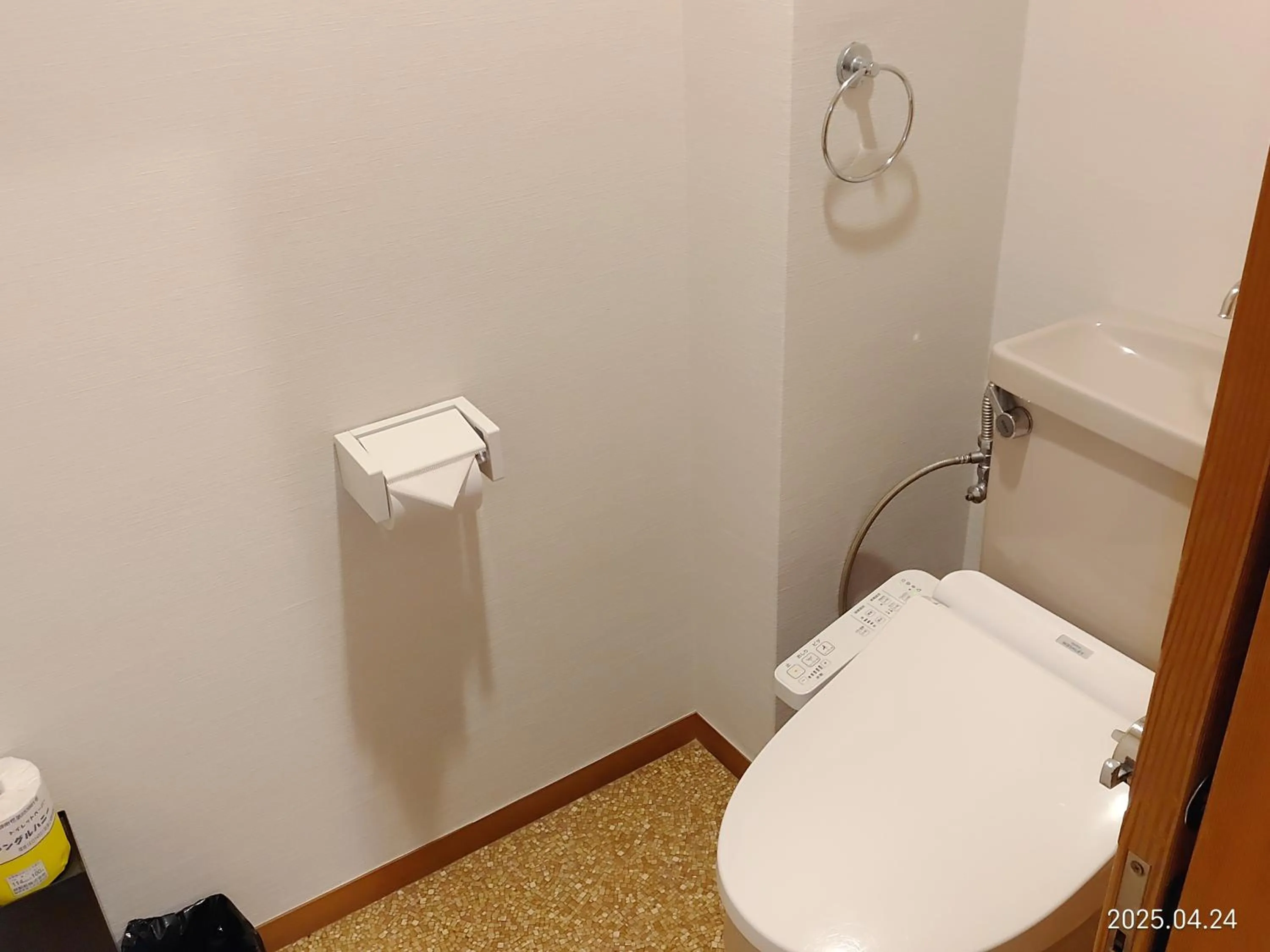 Toilet in Yamanaka Onsen Hanatsubaki