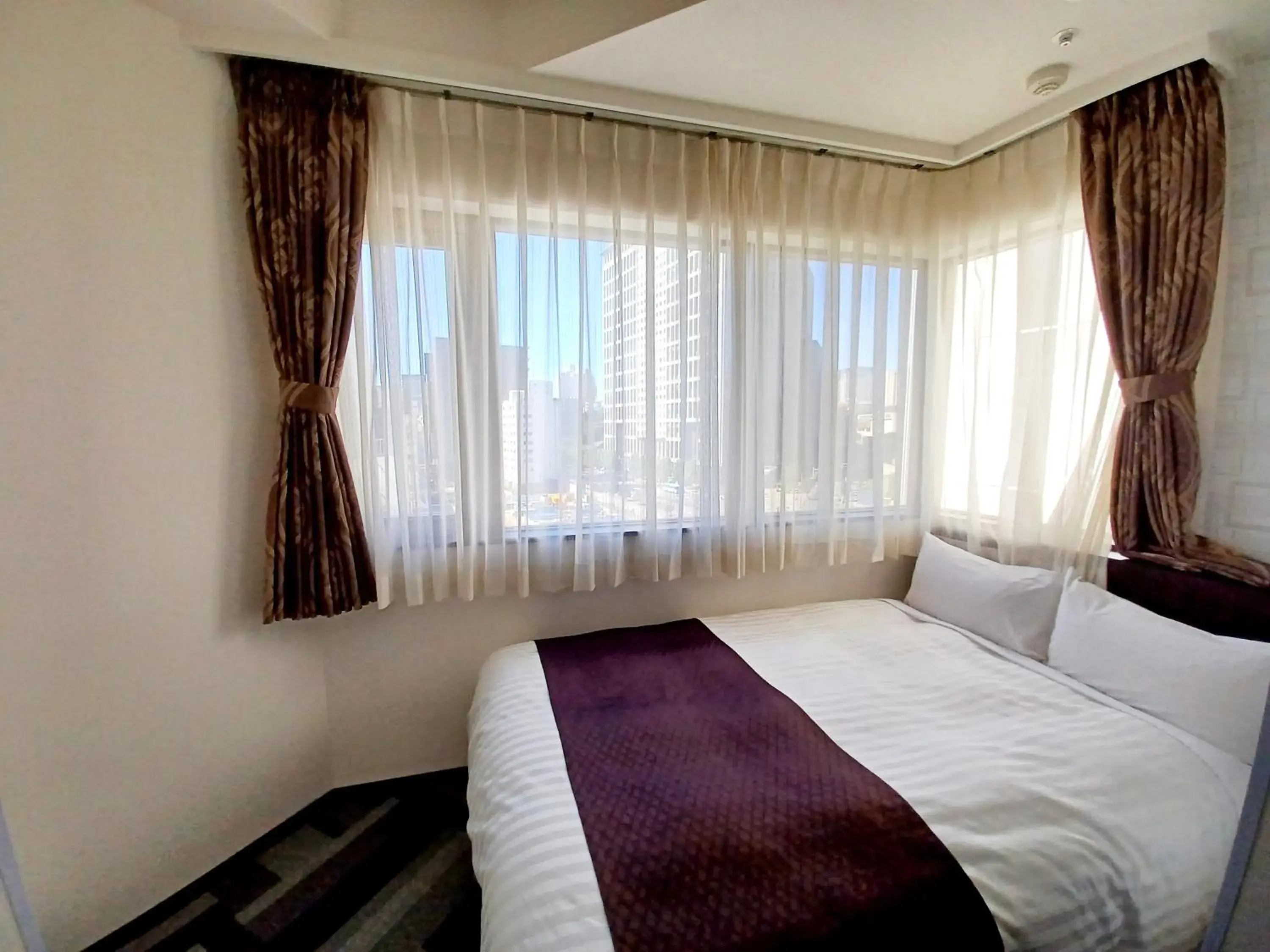 Photo of the whole room, Bed in Akasaka Urban Hotel Annex Photo of the whole room, Bed in Akasaka Urban Hotel Annex