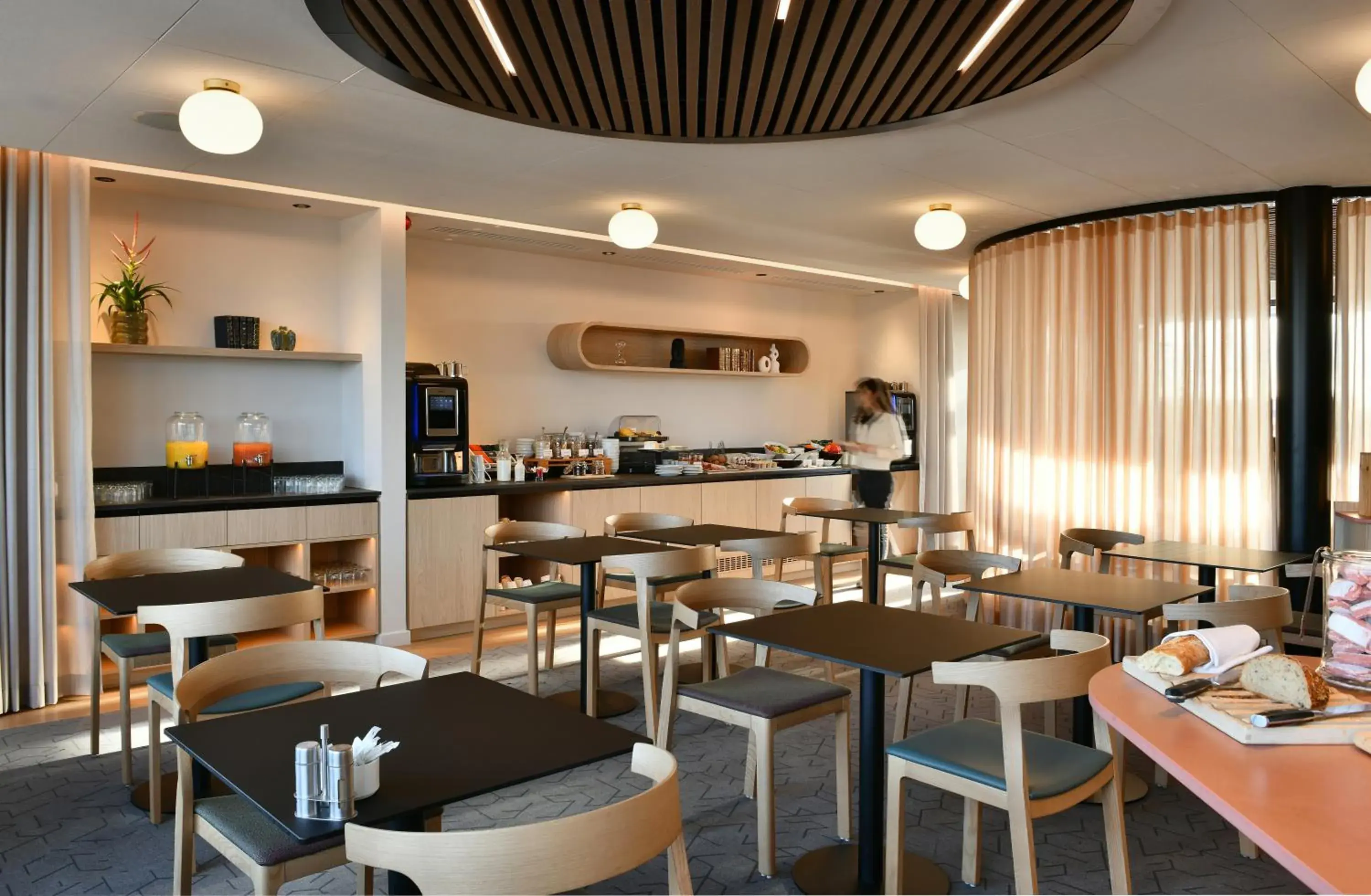 Restaurant/places to eat in Holiday Inn Reims Centre by IHG Restaurant/places to eat in Holiday Inn Reims Centre by IHG