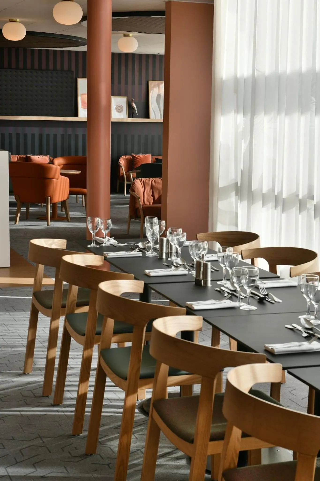 Restaurant/places to eat in Holiday Inn Reims Centre by IHG