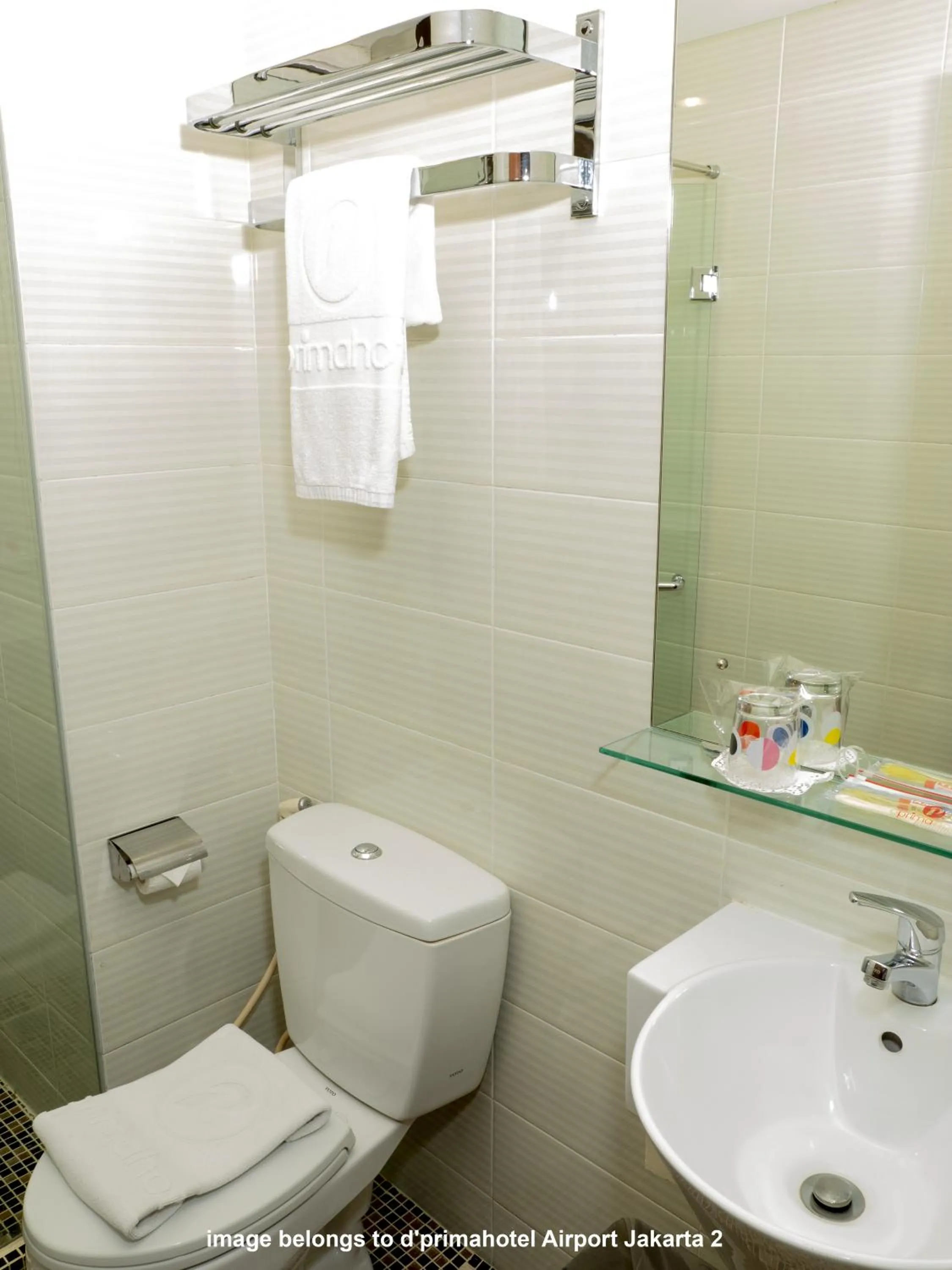 Shower in d'primahotel Panakkukang Makassar (Formerly Fave Panakkukang)