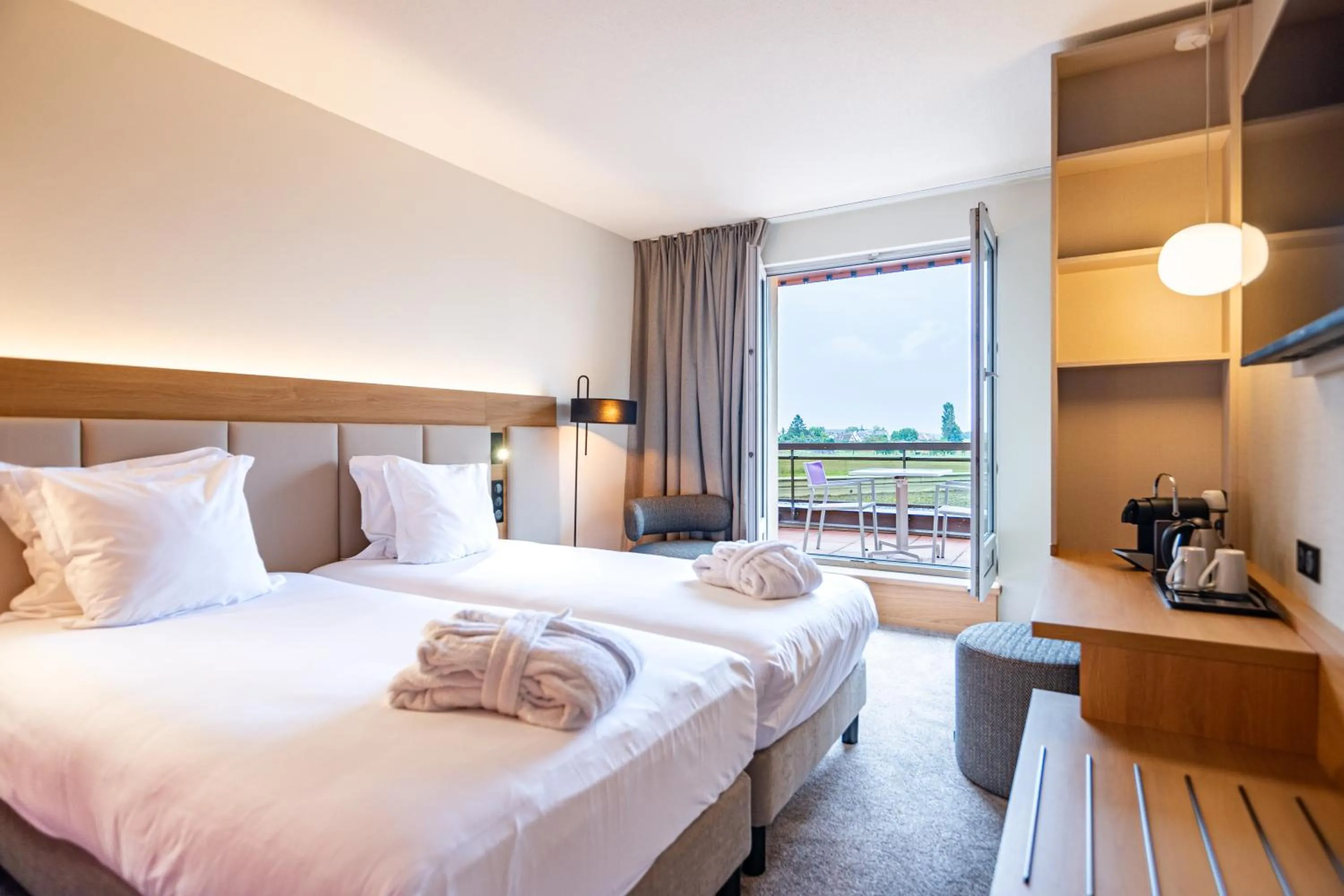 Bedroom, Bed in Hotel L'Europe Colmar, BW Signature Collection