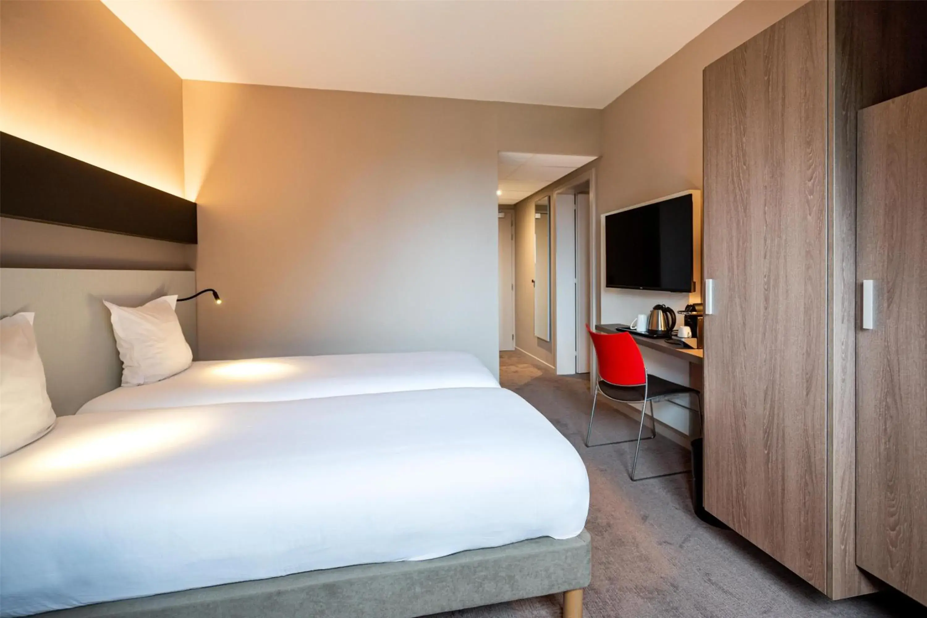 Bedroom, Bed in Hotel L'Europe Colmar, BW Signature Collection Bedroom, Bed in Hotel L'Europe Colmar, BW Signature Collection