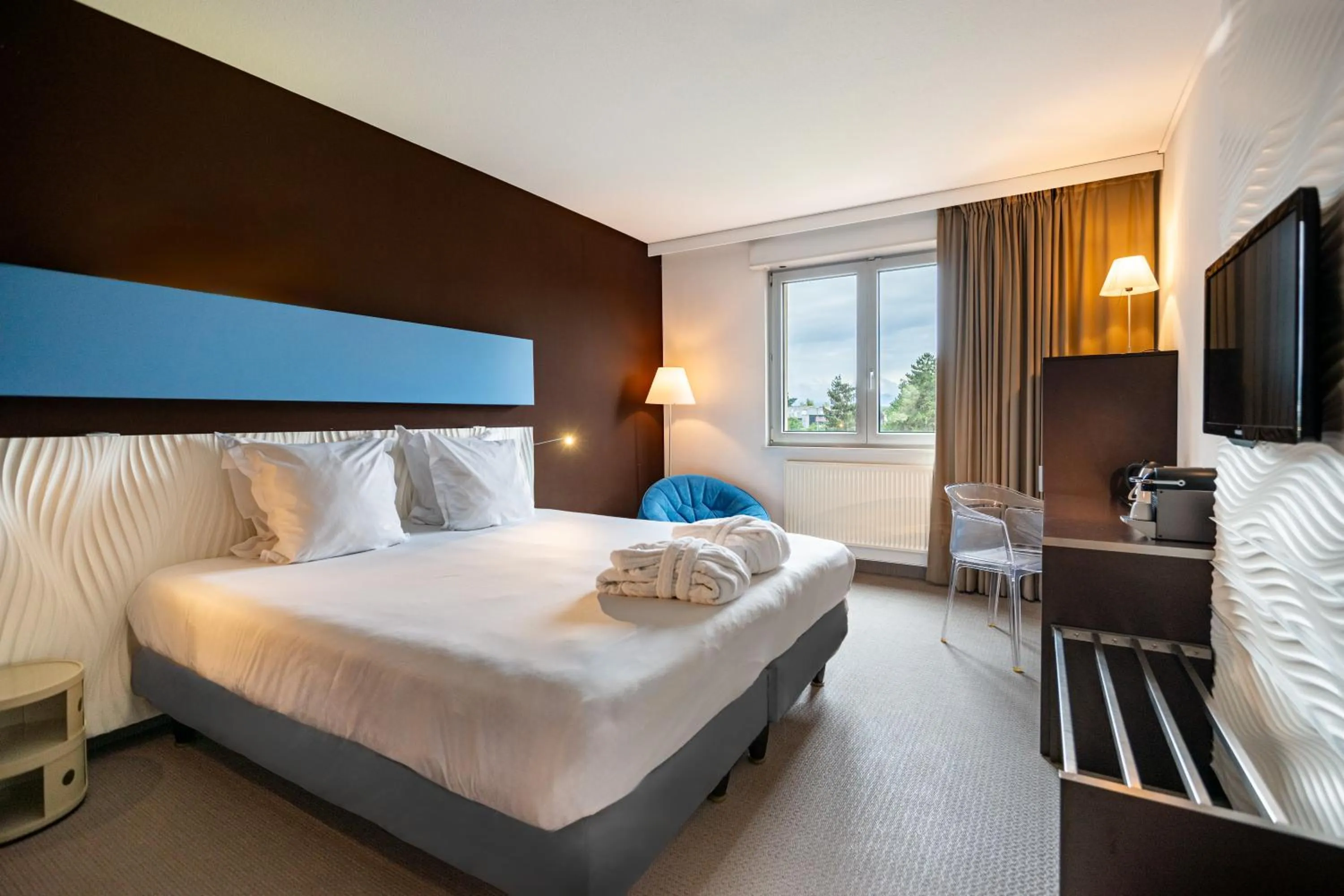 Bedroom, Bed in Hotel L'Europe Colmar, BW Signature Collection