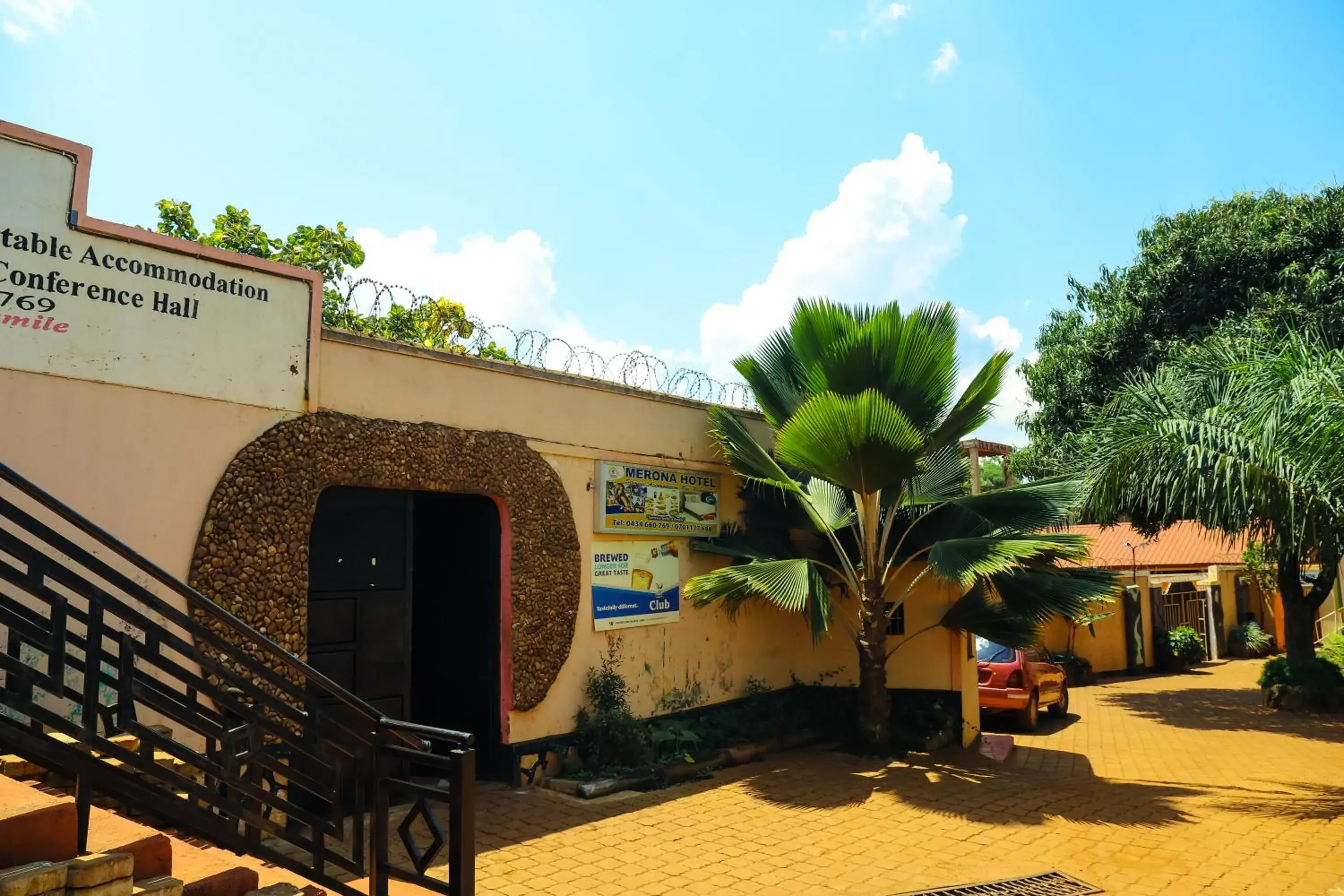 Facade/entrance in Merona Hotel Facade/entrance in Merona Hotel