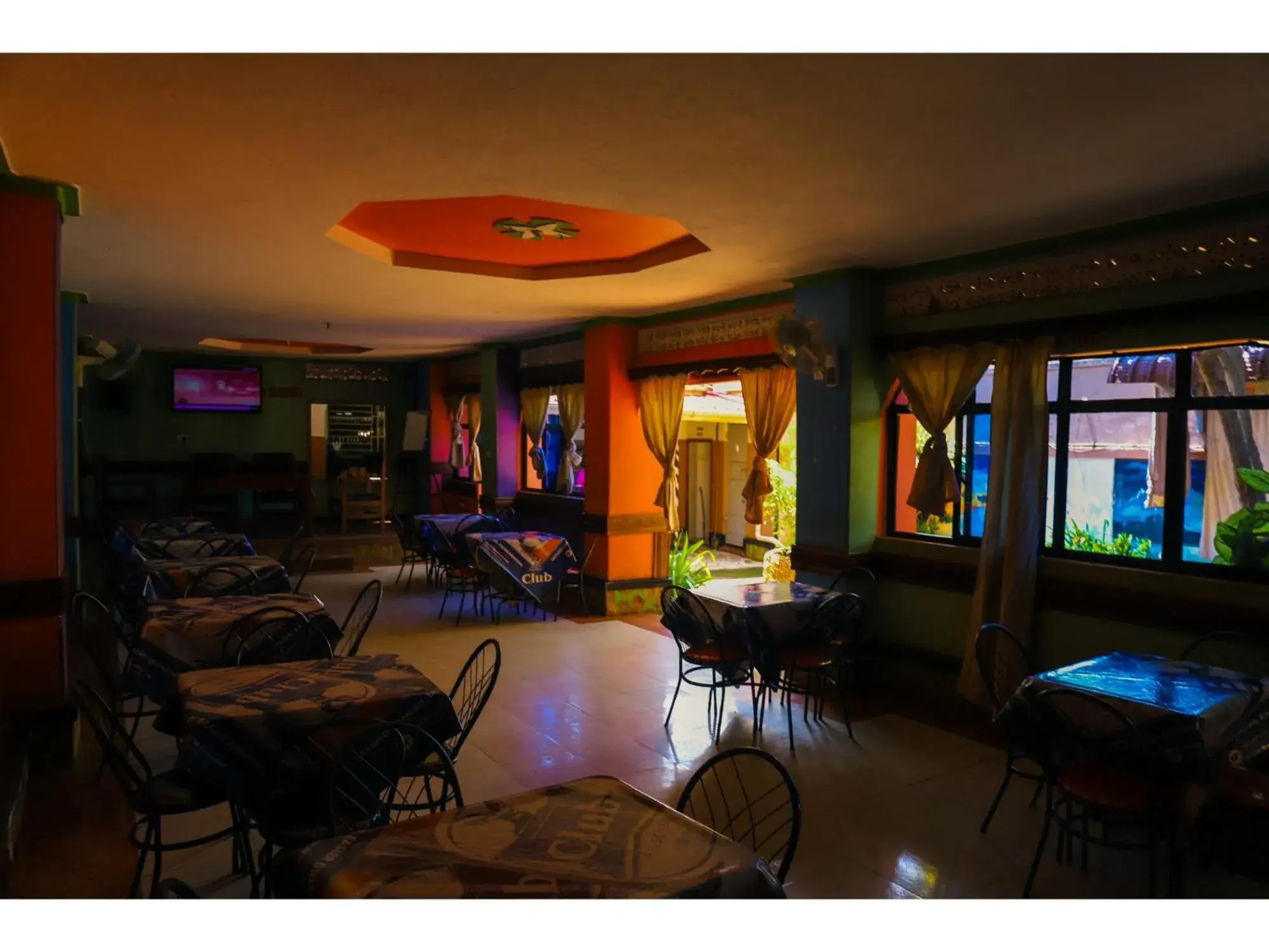 Restaurant/places to eat in Merona Hotel Restaurant/places to eat in Merona Hotel