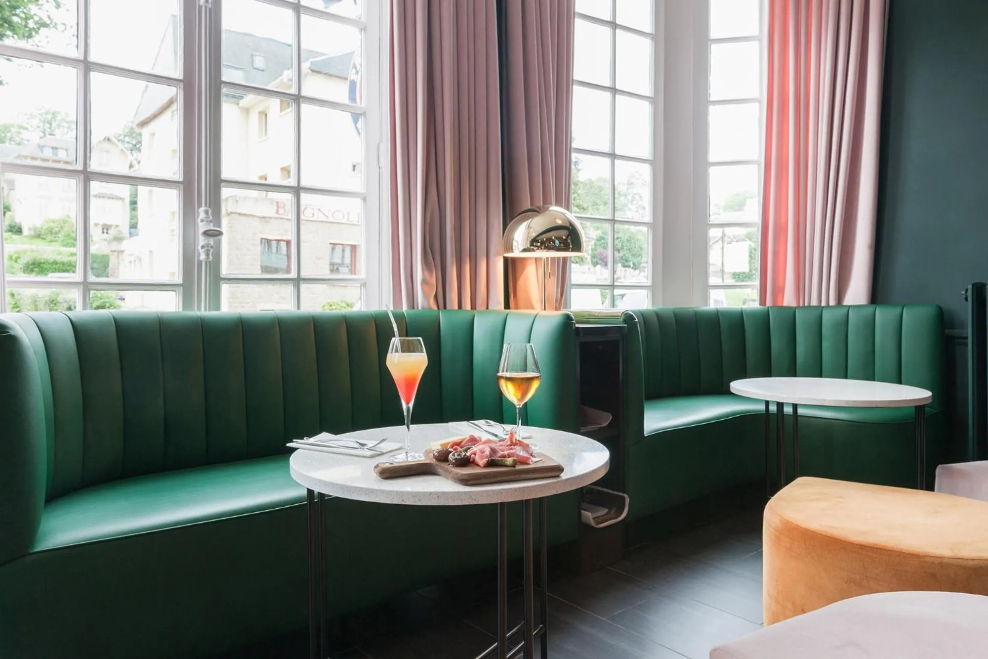 Restaurant/places to eat in The Originals Boutique, Hôtel Ô Gayot, Bagnoles-de-l'Orne