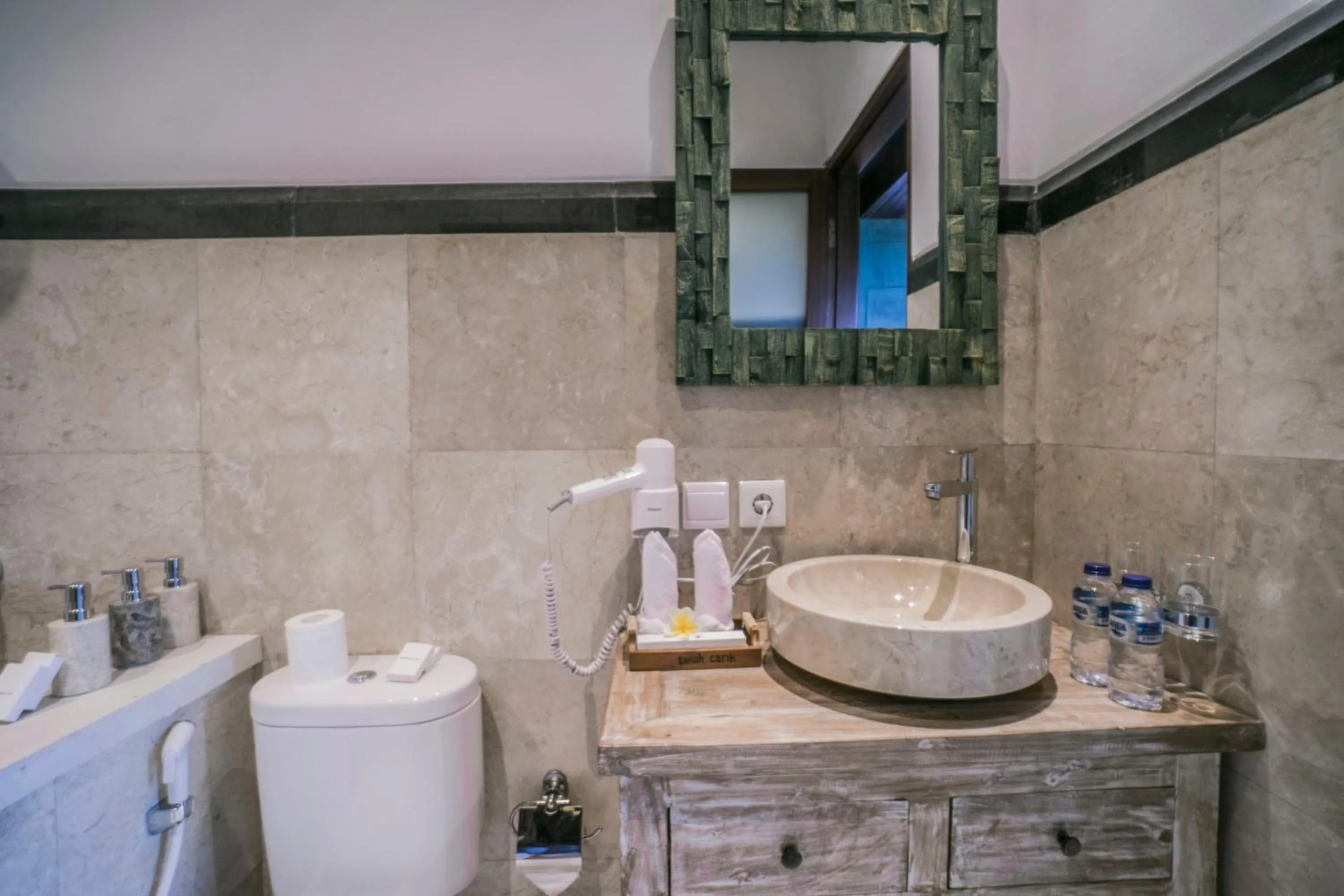 Bathroom in Villa Tanah Carik by Mahaputra