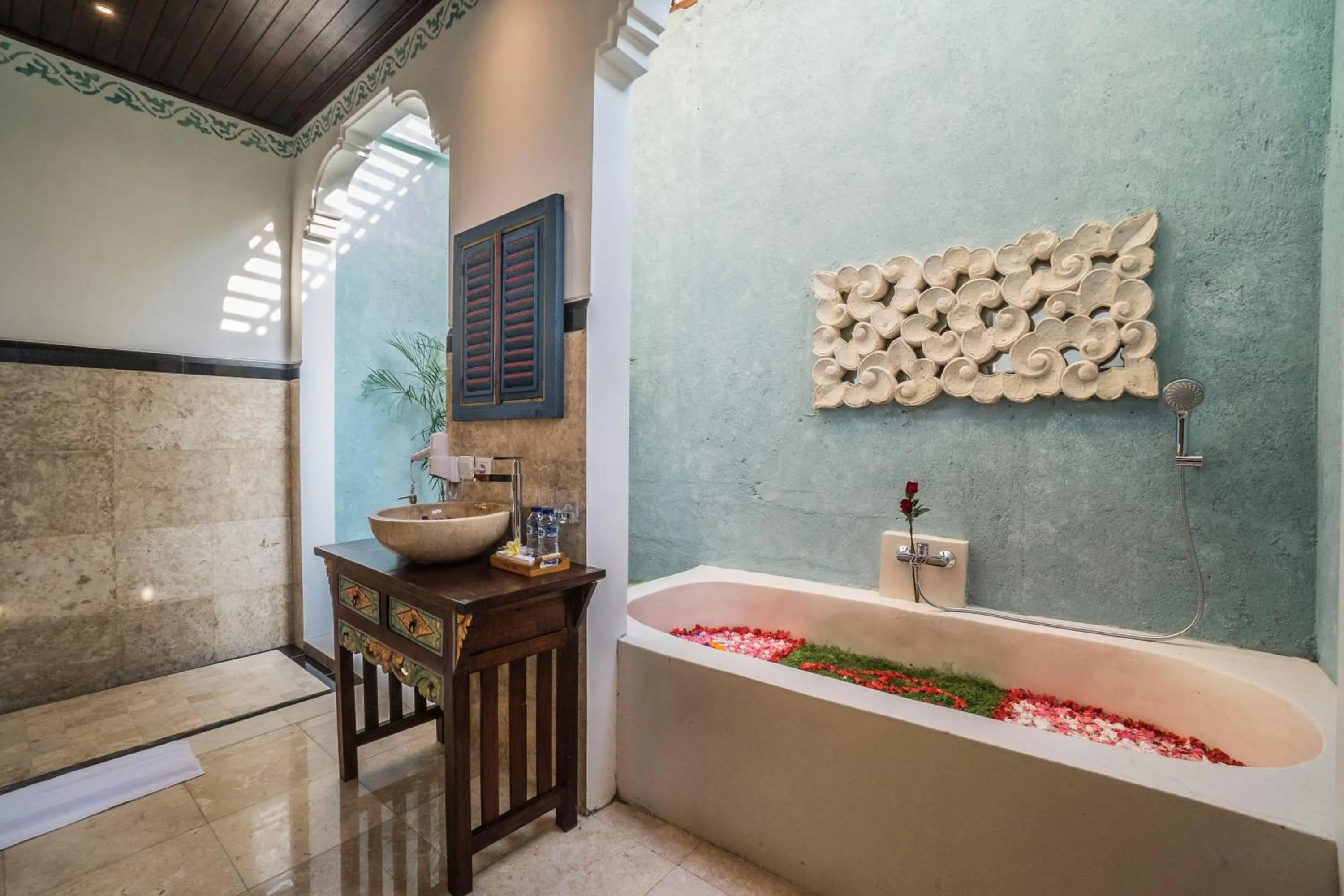 Bath in Villa Tanah Carik by Mahaputra