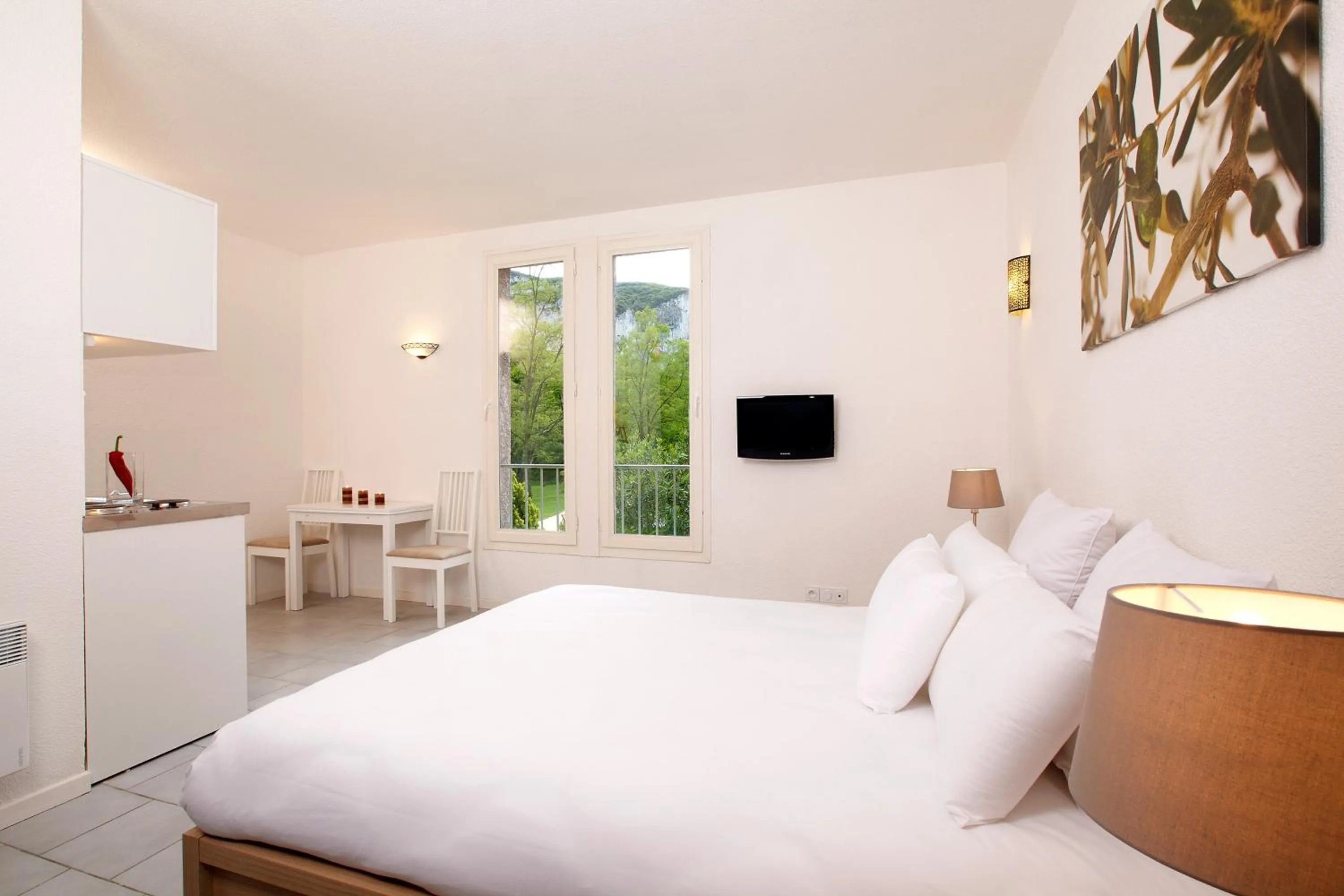 Photo of the whole room, Bed in Vacancéole - Le Domaine de Chames - Pont d'Arc