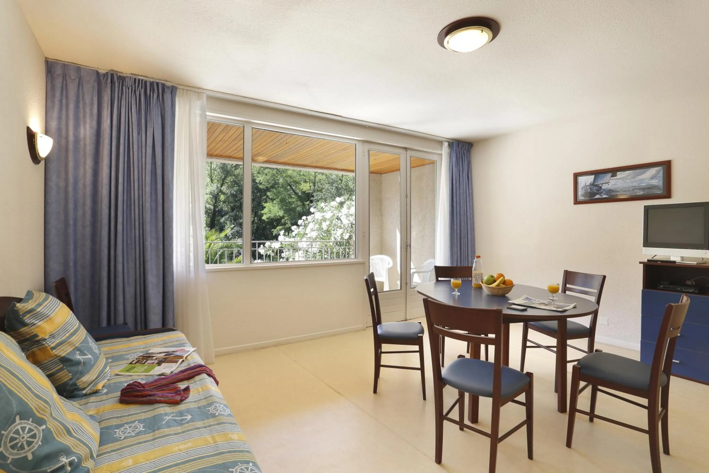 Balcony/Terrace in Vacancéole - Le Domaine de Chames - Pont d'Arc