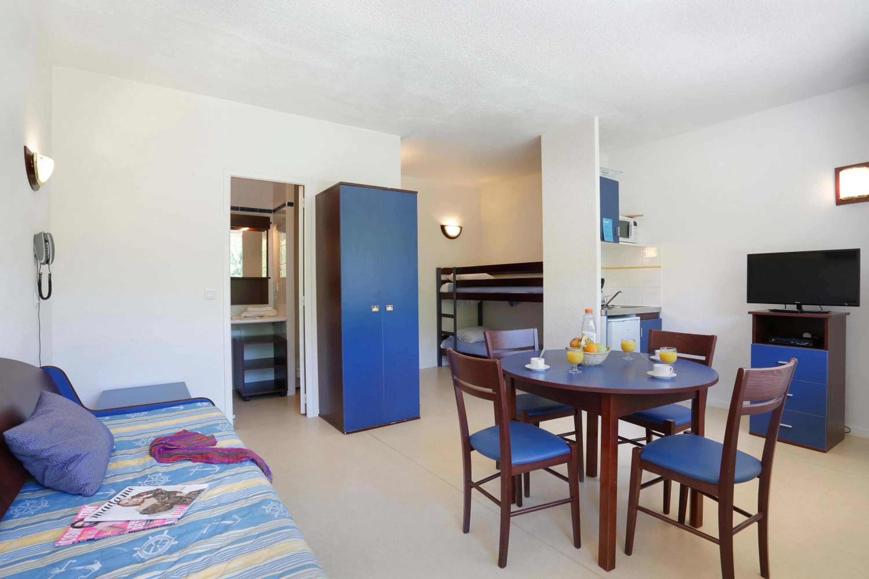 Dining area in Vacancéole - Le Domaine de Chames - Pont d'Arc