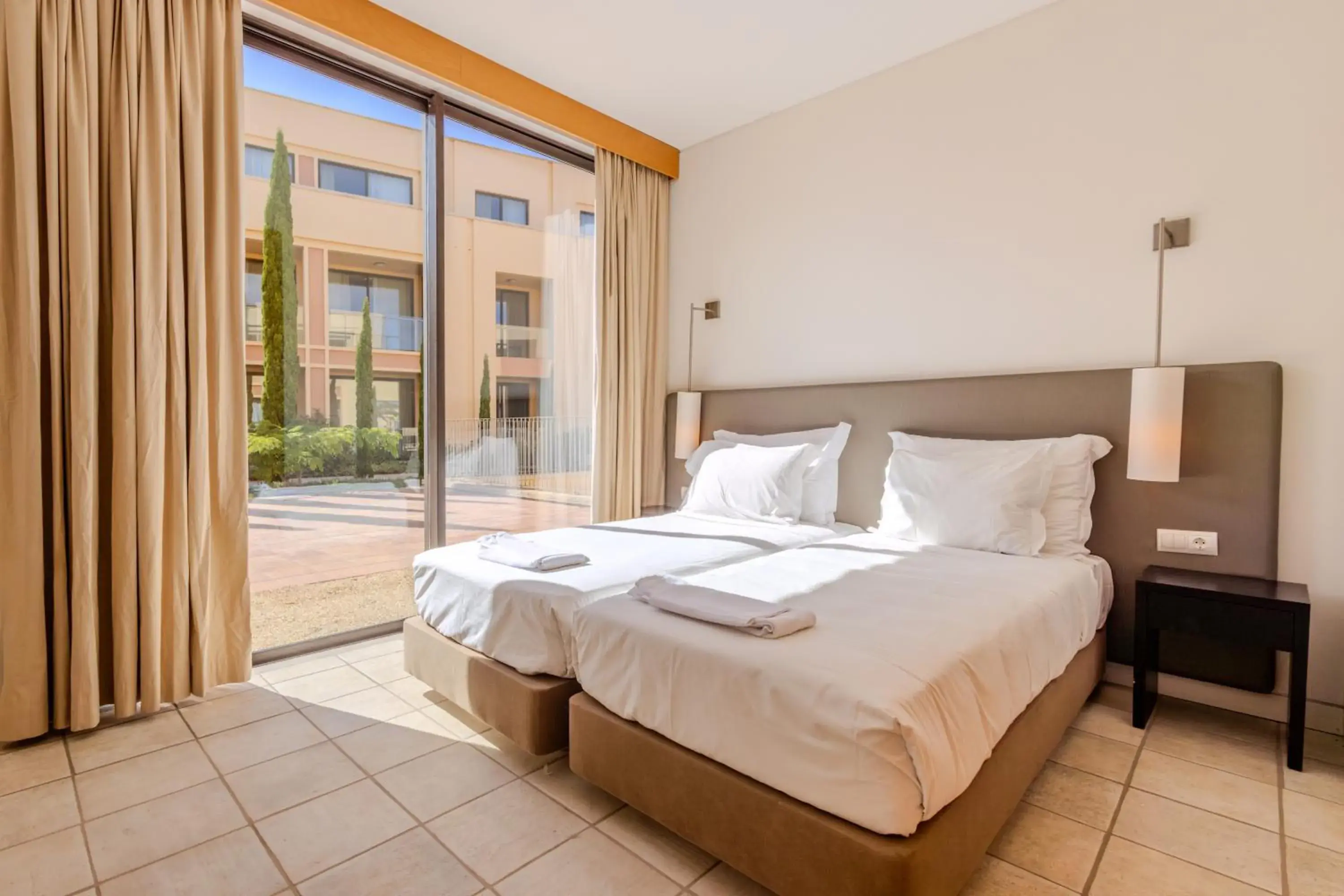 Four-Bedroom Deluxe Apartment - single occupancy in The Navigator - Colombus Apartments & Villas Four-Bedroom Deluxe Apartment - single occupancy in The Navigator - Colombus Apartments & Villas