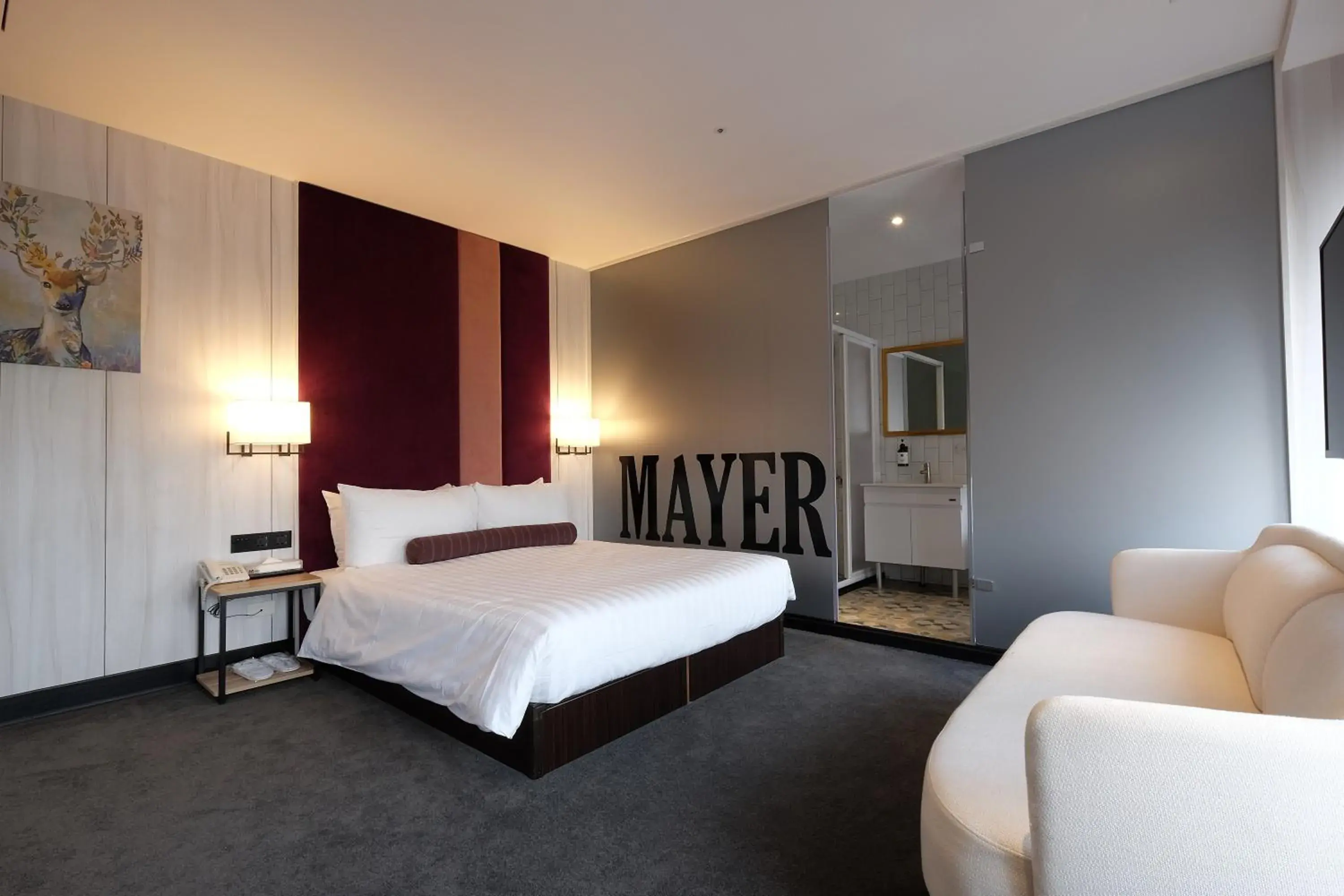 Photo of the whole room, Bed in Mayer Inn Photo of the whole room, Bed in Mayer Inn