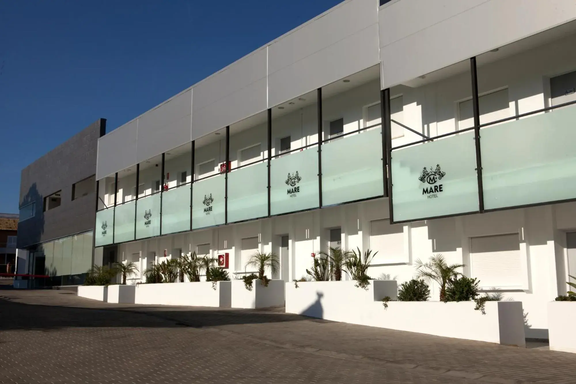 Facade/entrance in Mare Hotel Facade/entrance in Mare Hotel