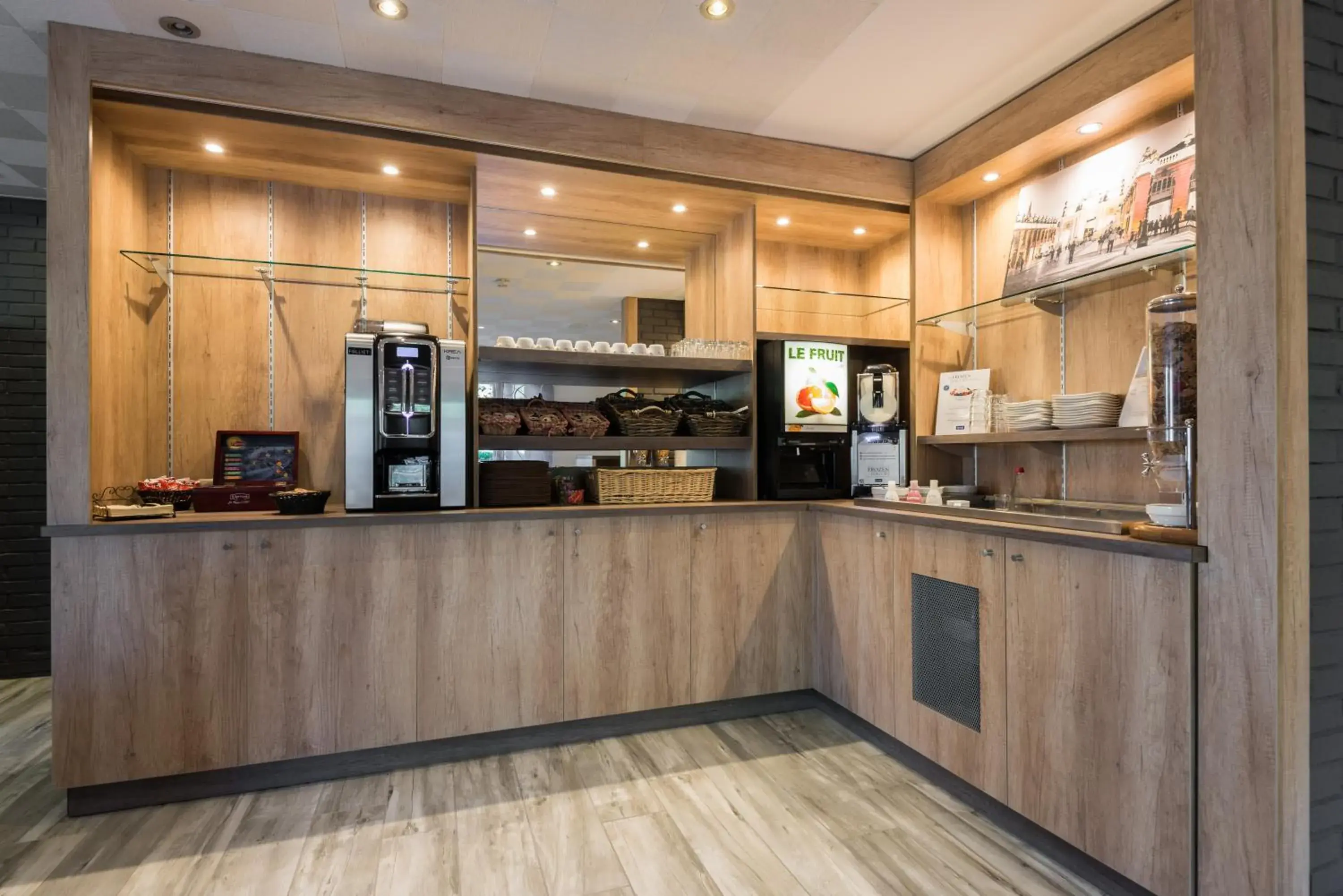 Restaurant/places to eat in Kyriad Nancy Sud - Ludres Restaurant/places to eat in Kyriad Nancy Sud - Ludres