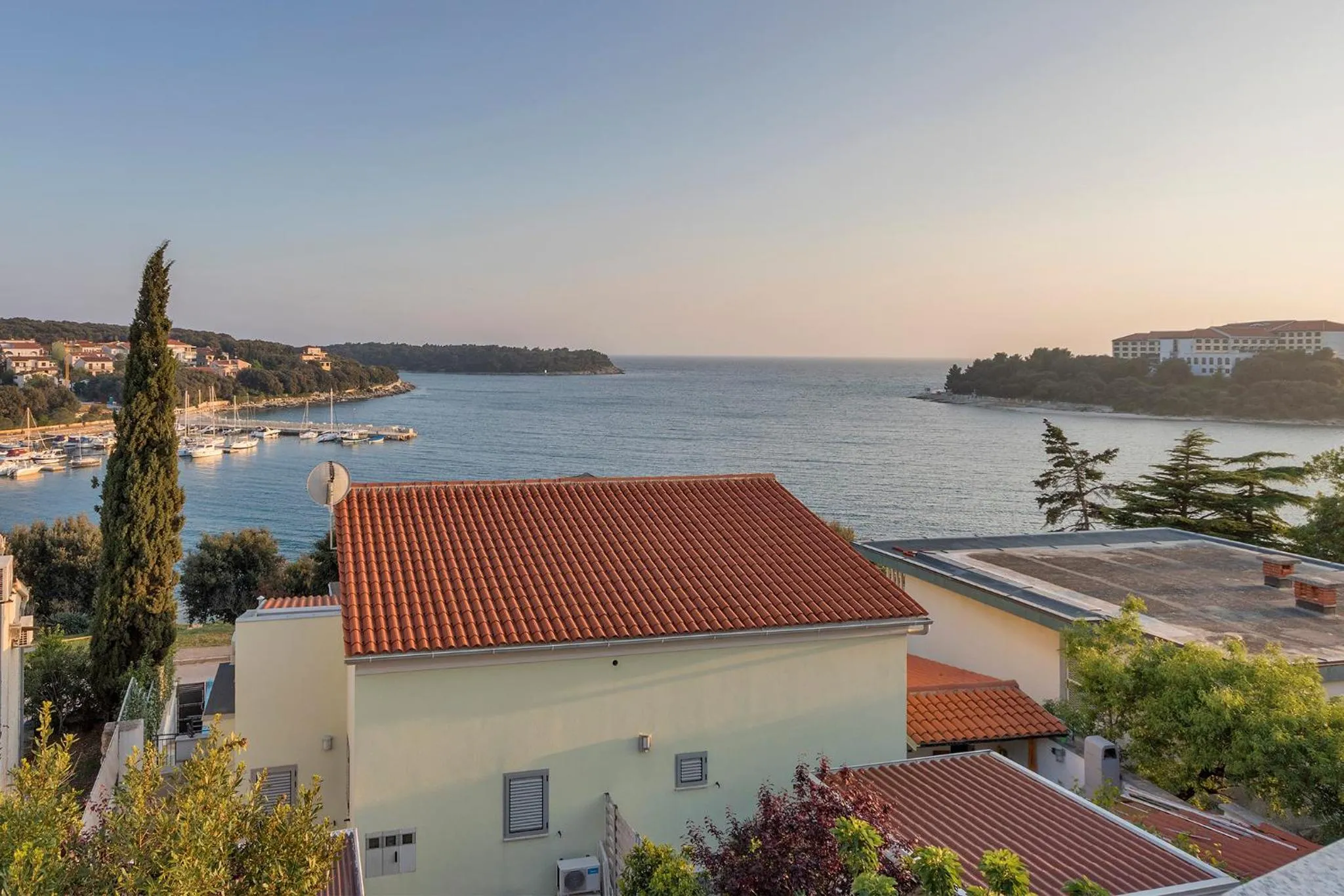 Sea view in Apartments Villa Bartol