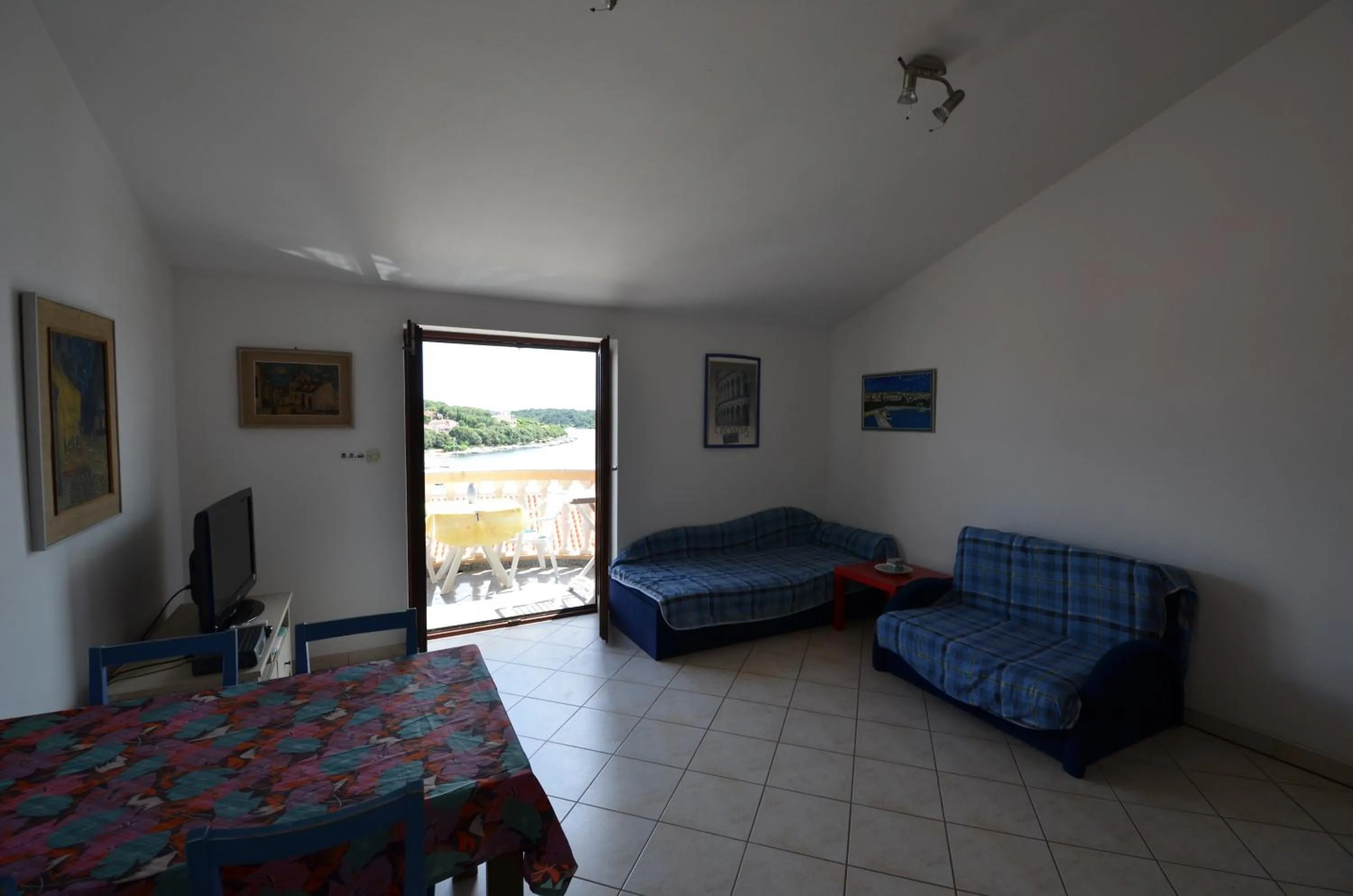 TV and multimedia in Apartments Villa Bartol