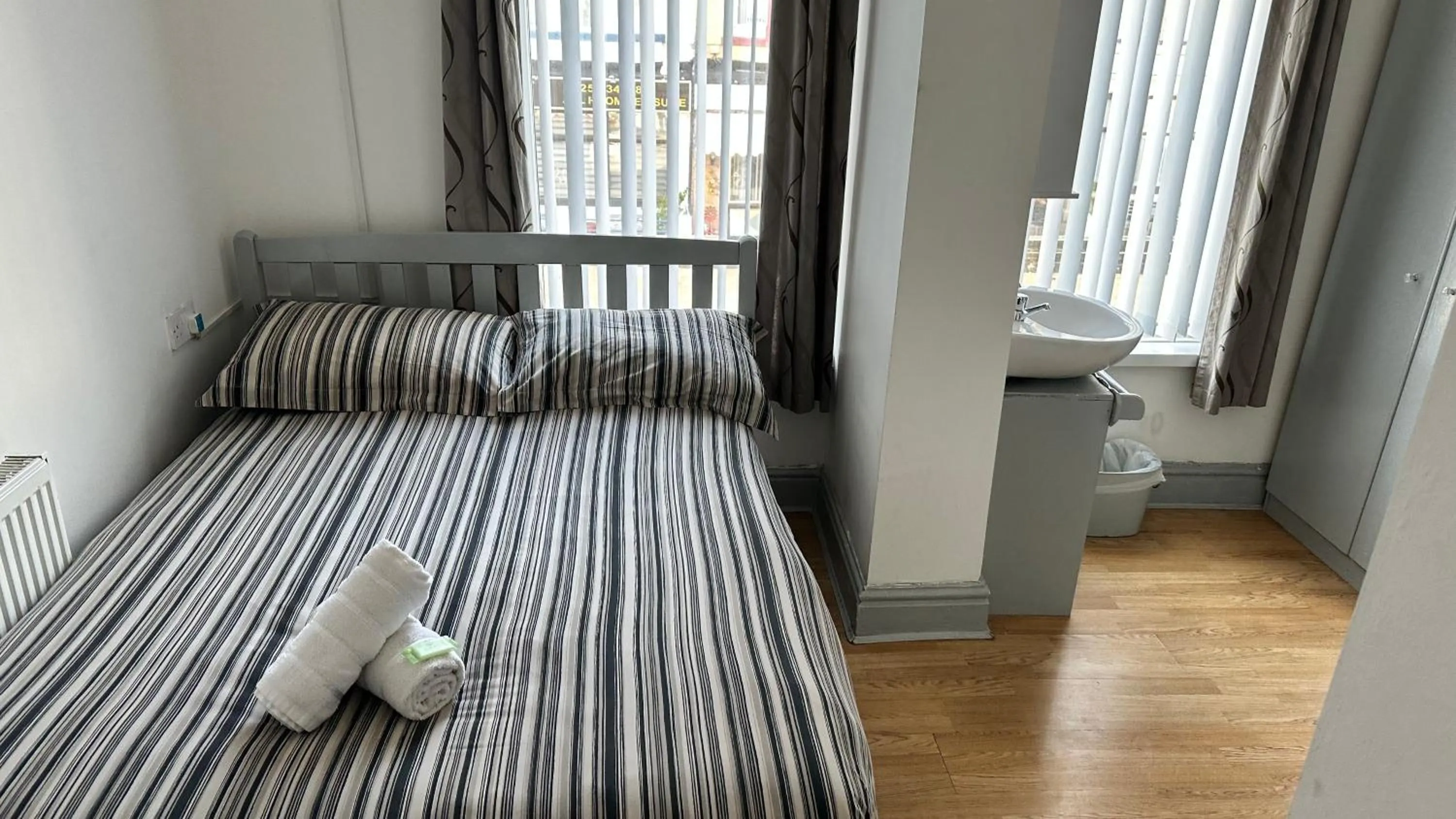 Bed in Fairhaven Hotel on Woodfield Road