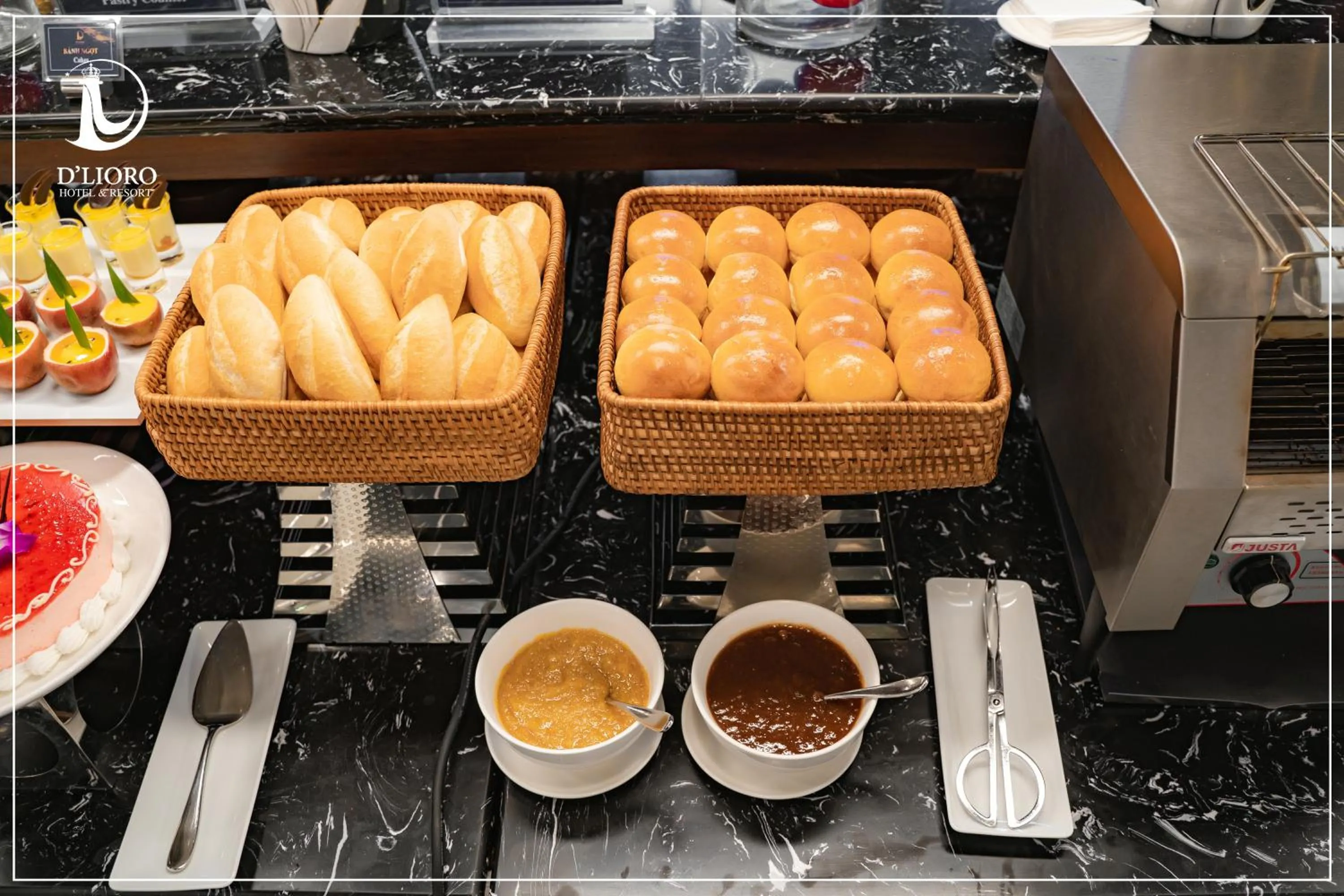 Food and drinks in D'Lioro Hotel & Resort