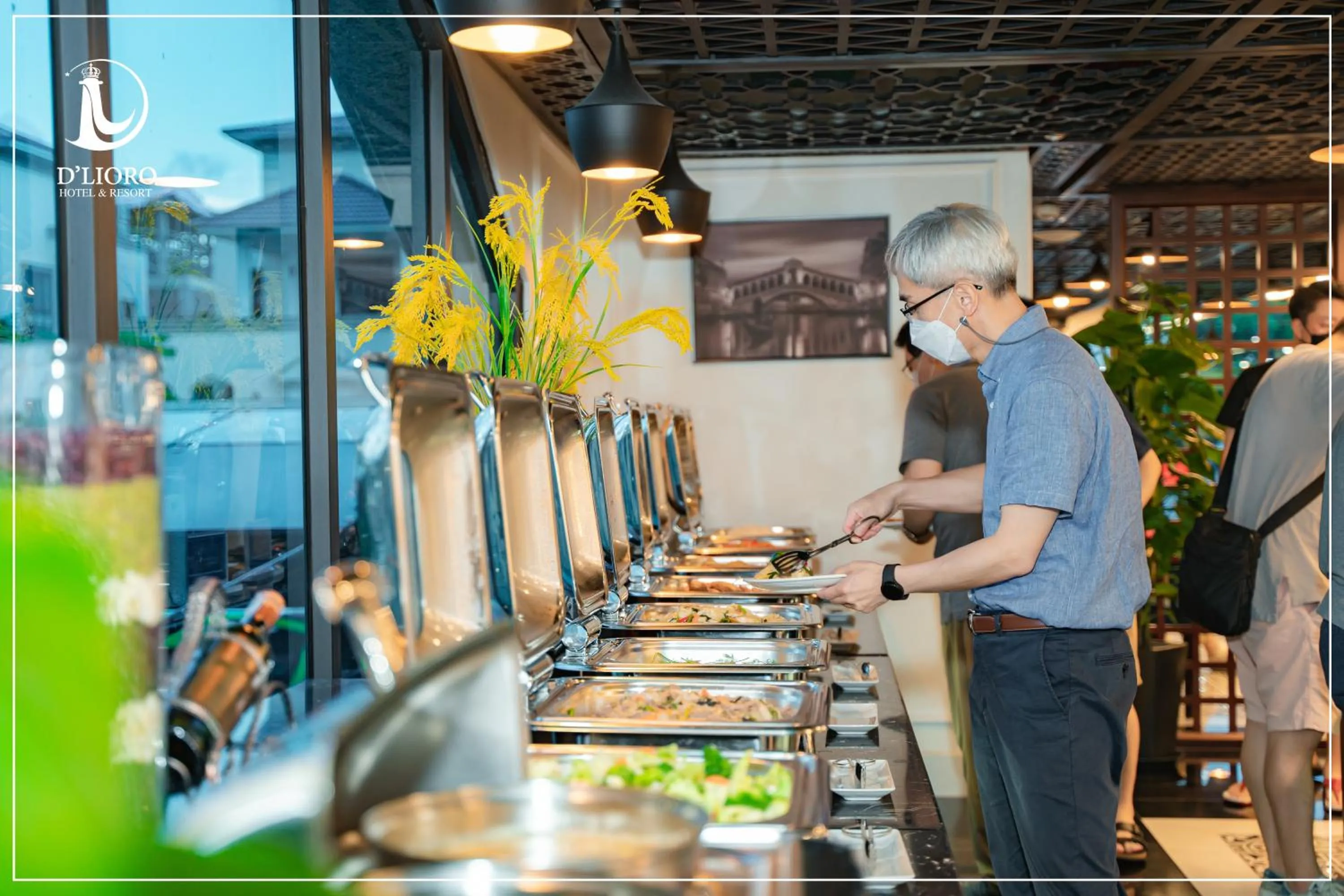 Restaurant/places to eat in D'Lioro Hotel & Resort