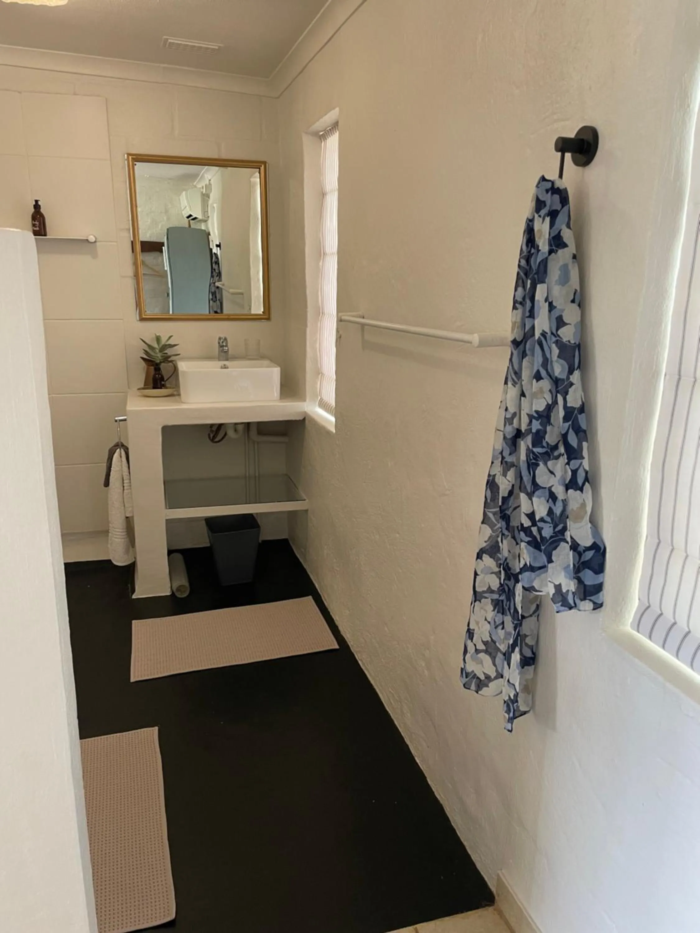 Bathroom in Yellow House Prince Albert