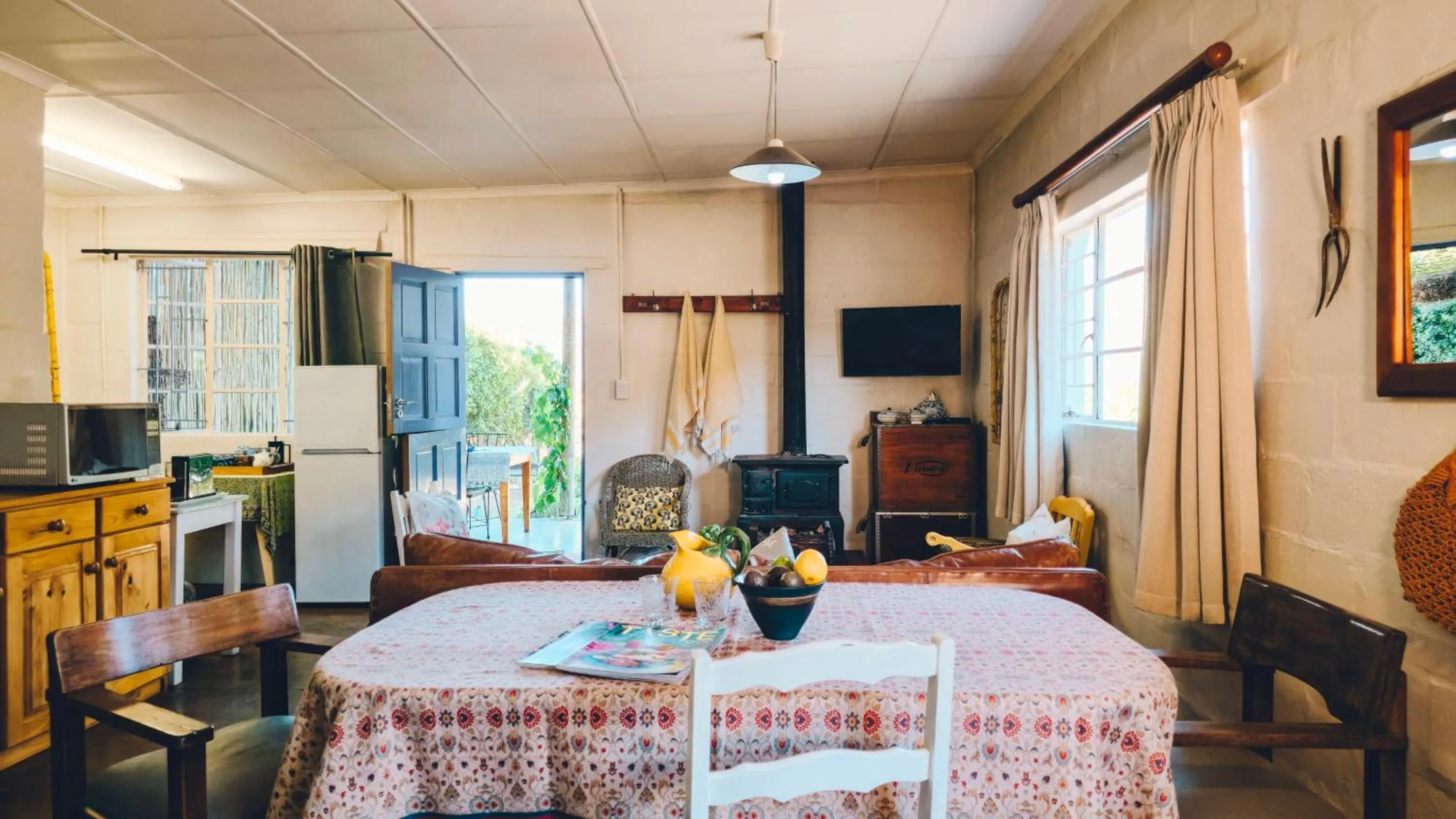 Dining area in Yellow House Prince Albert