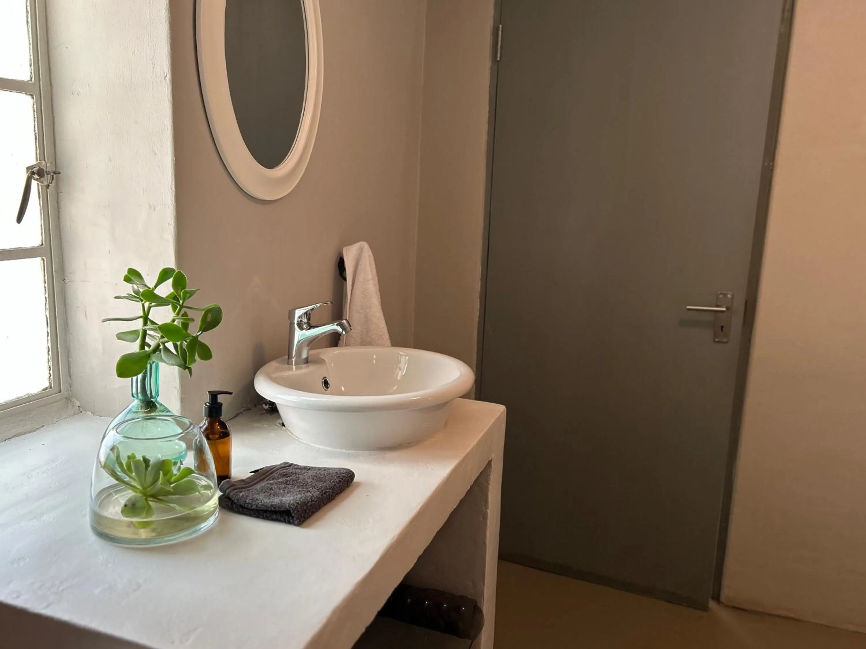 Bathroom in Yellow House Prince Albert