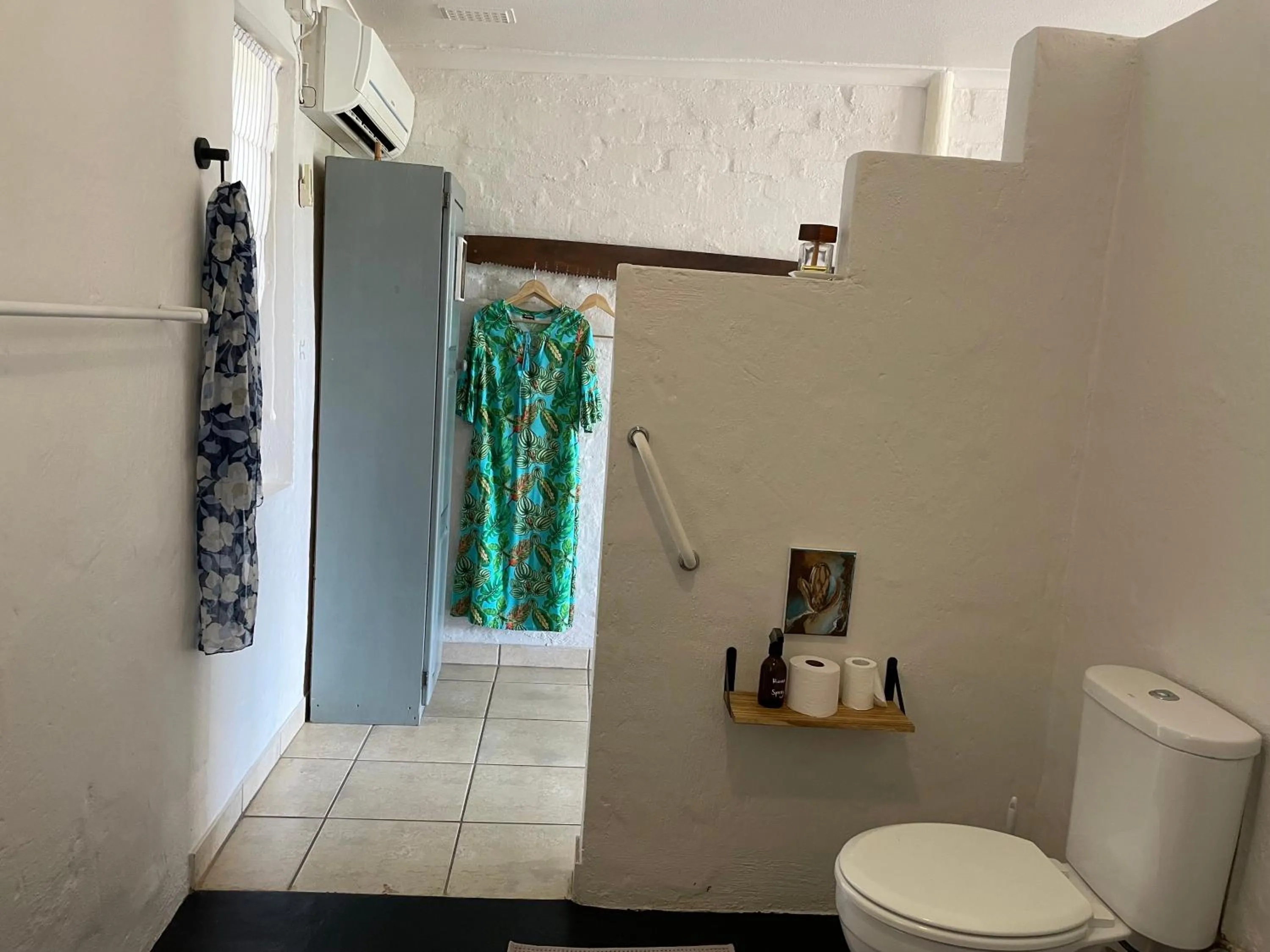 Bathroom in Yellow House Prince Albert
