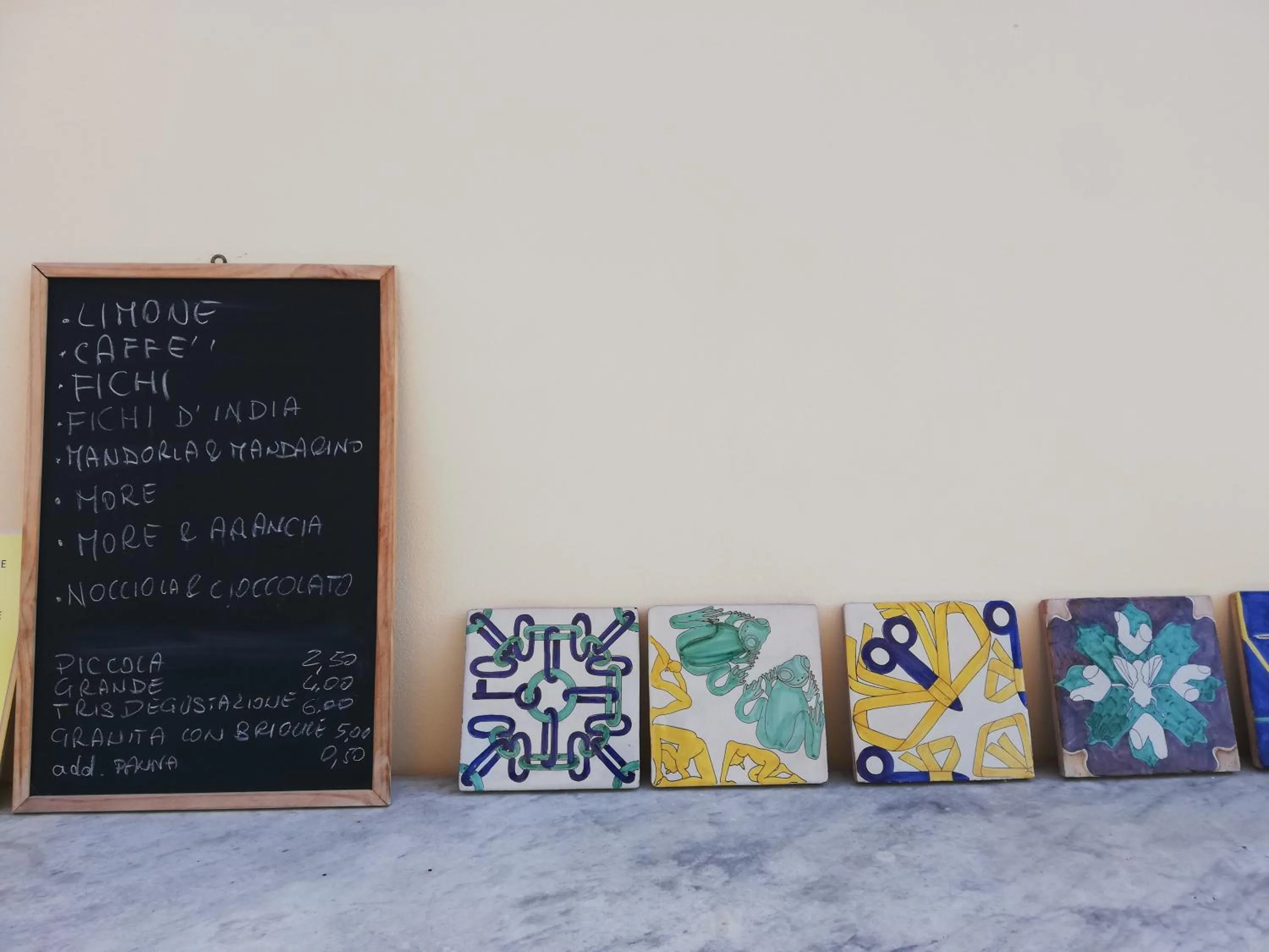 Text overlay in Casa del Geco