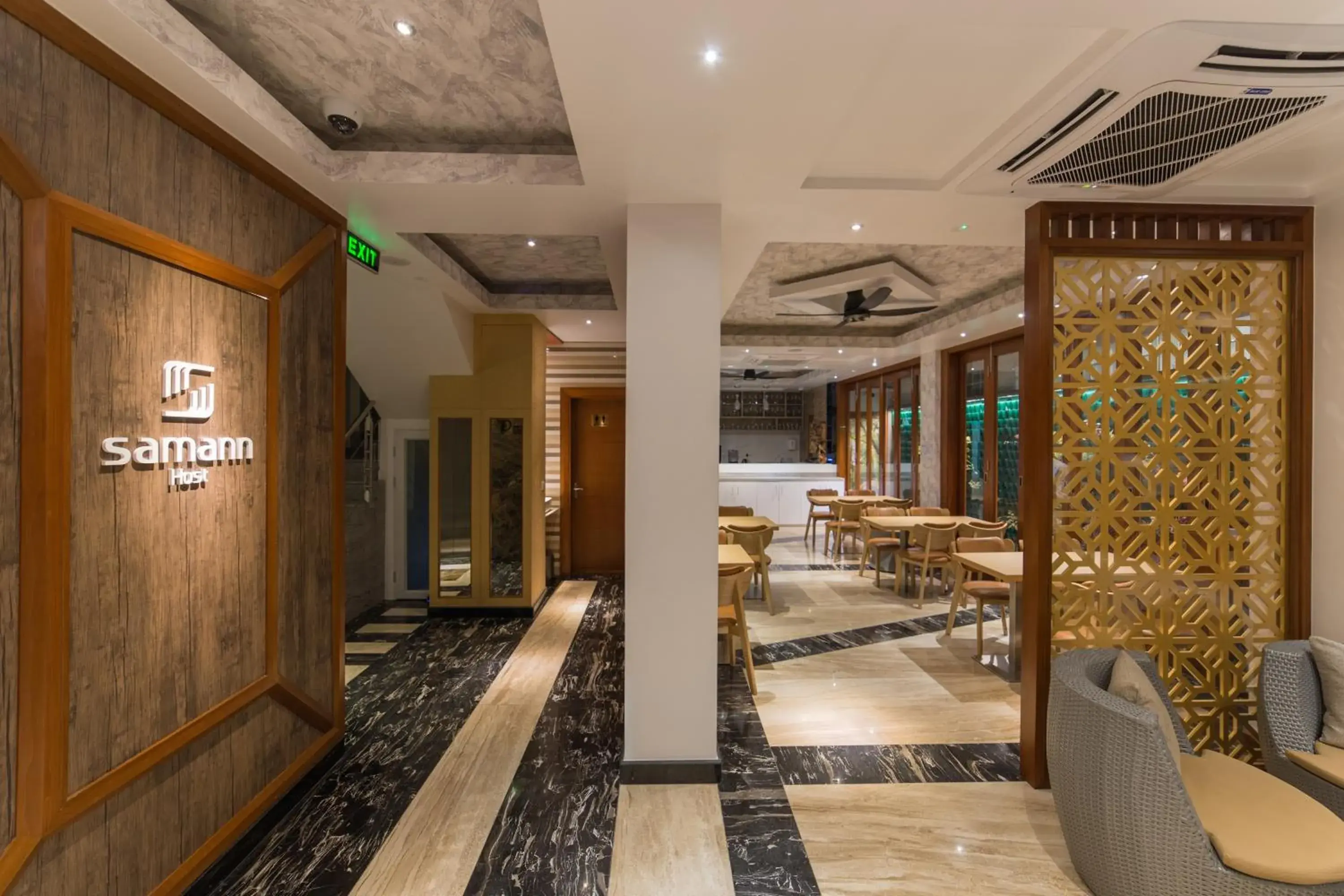 Restaurant/places to eat in Samann Host Restaurant/places to eat in Samann Host