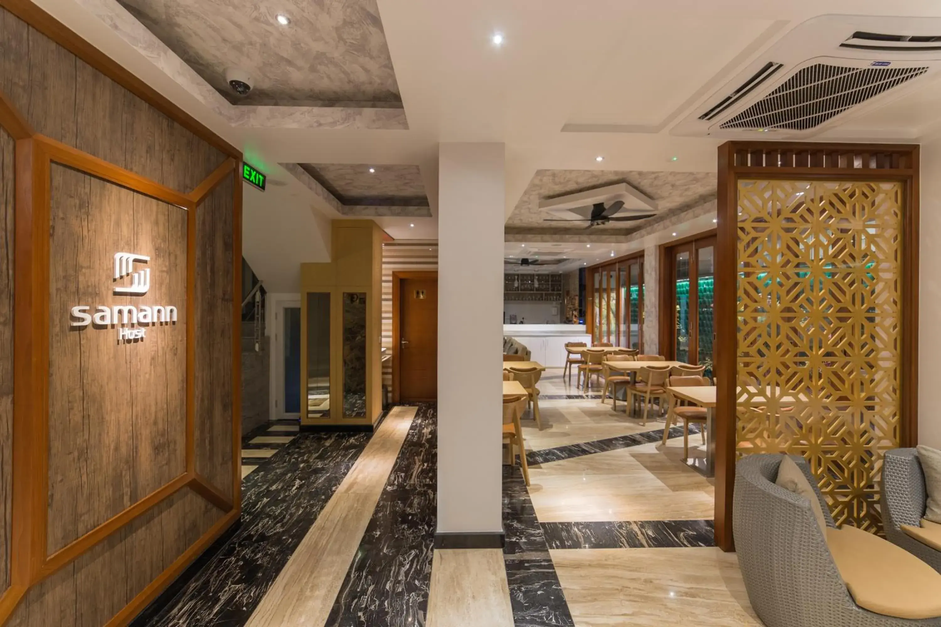 Restaurant/places to eat in Samann Host Restaurant/places to eat in Samann Host