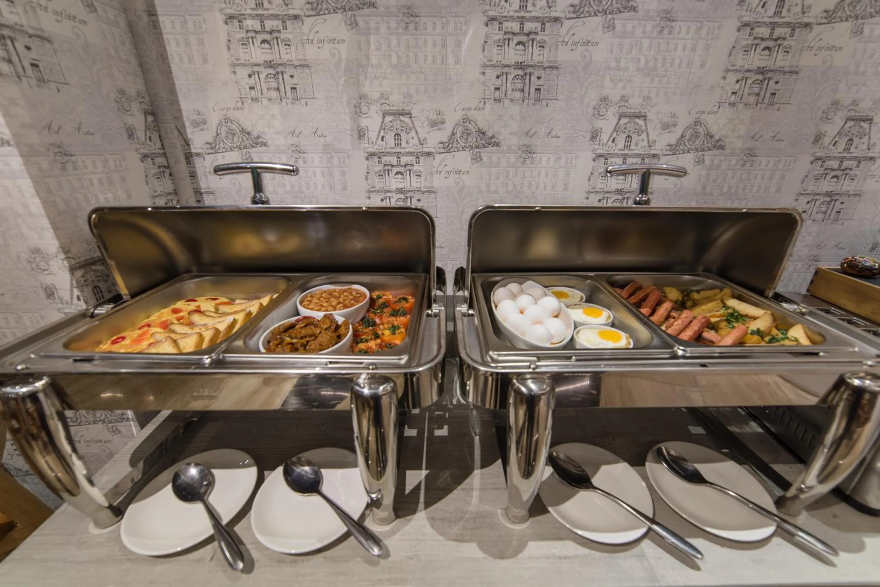 Buffet breakfast in Samann Host