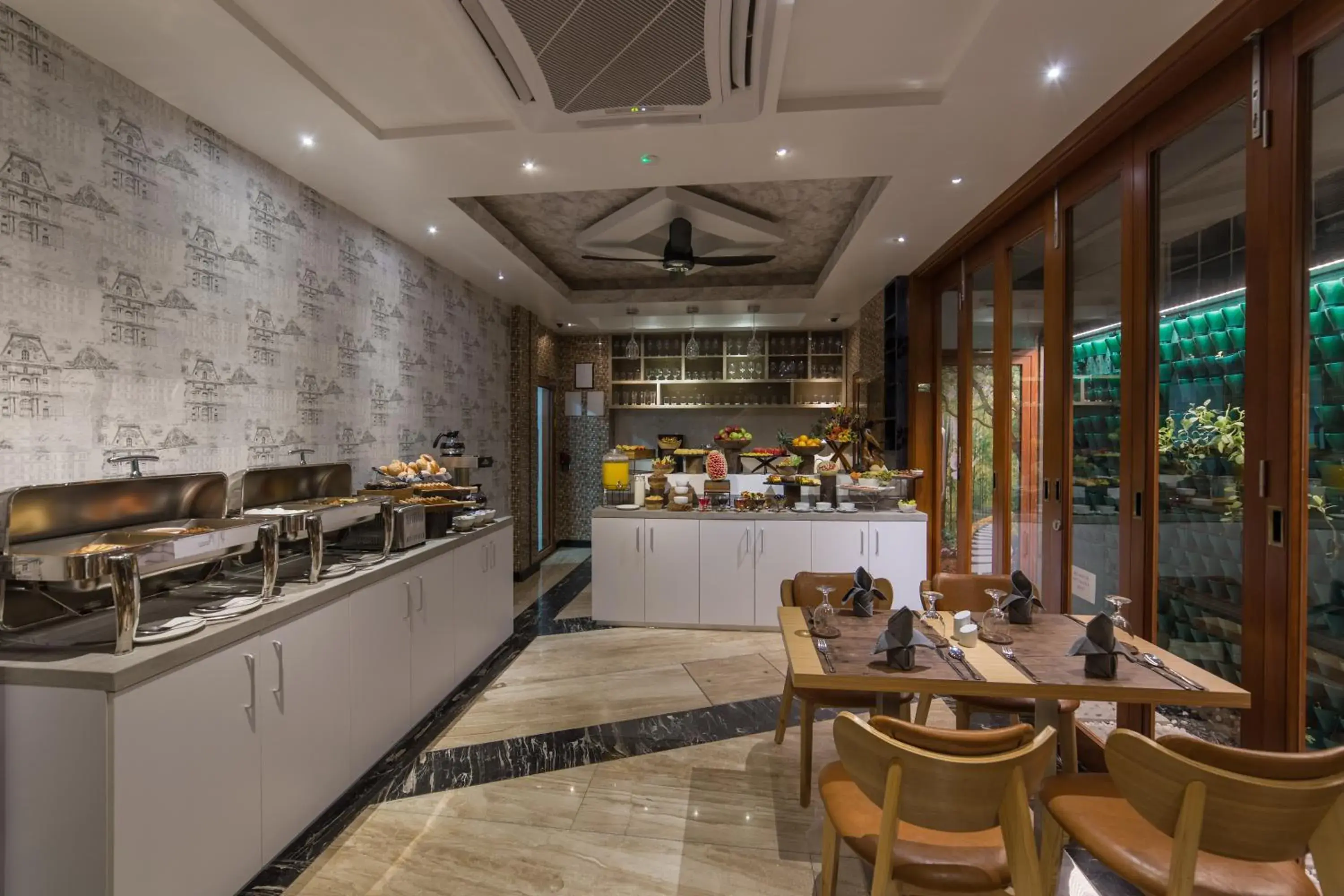 Restaurant/places to eat in Samann Host Restaurant/places to eat in Samann Host