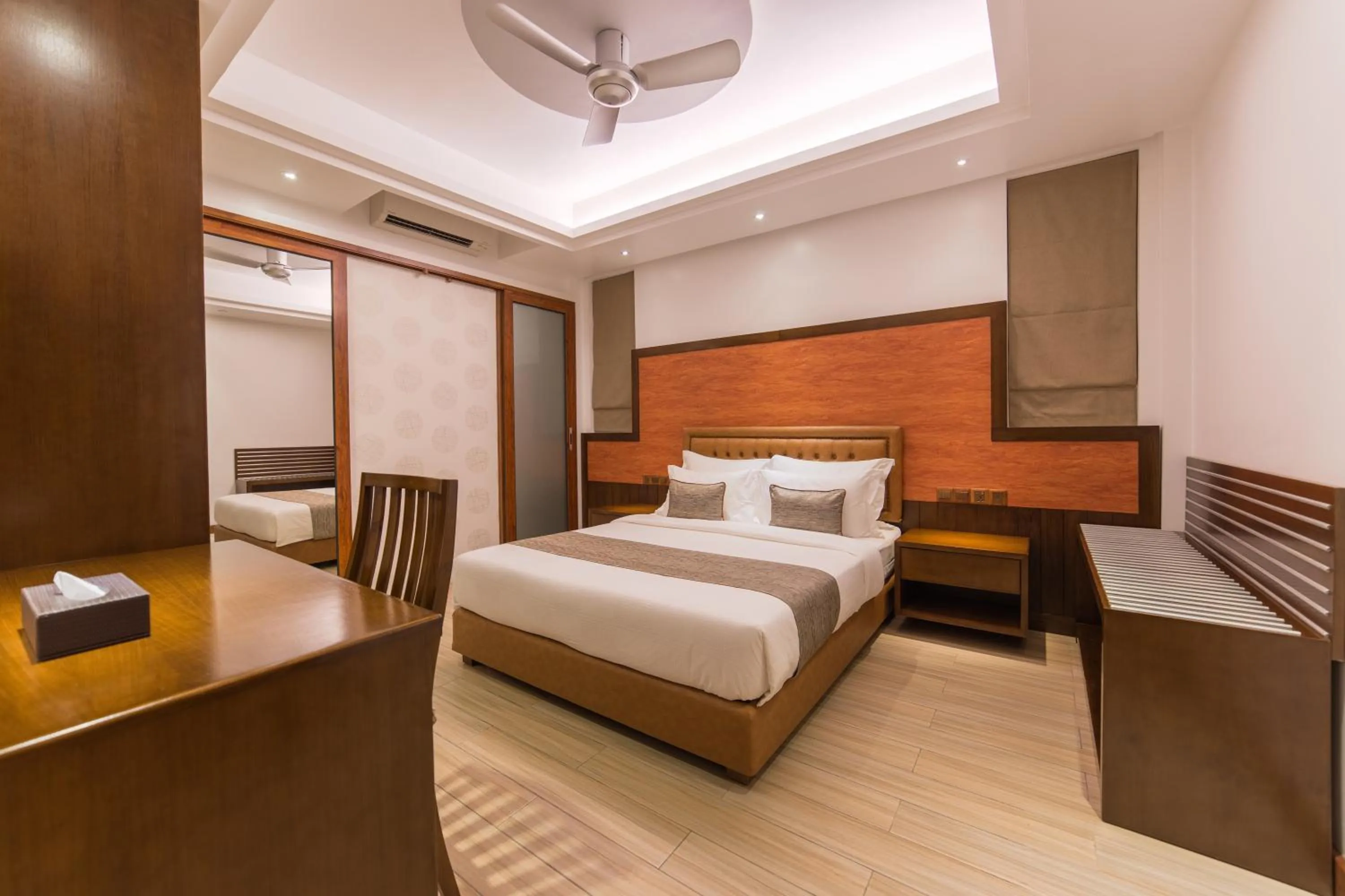 Photo of the whole room, Bed in Samann Host