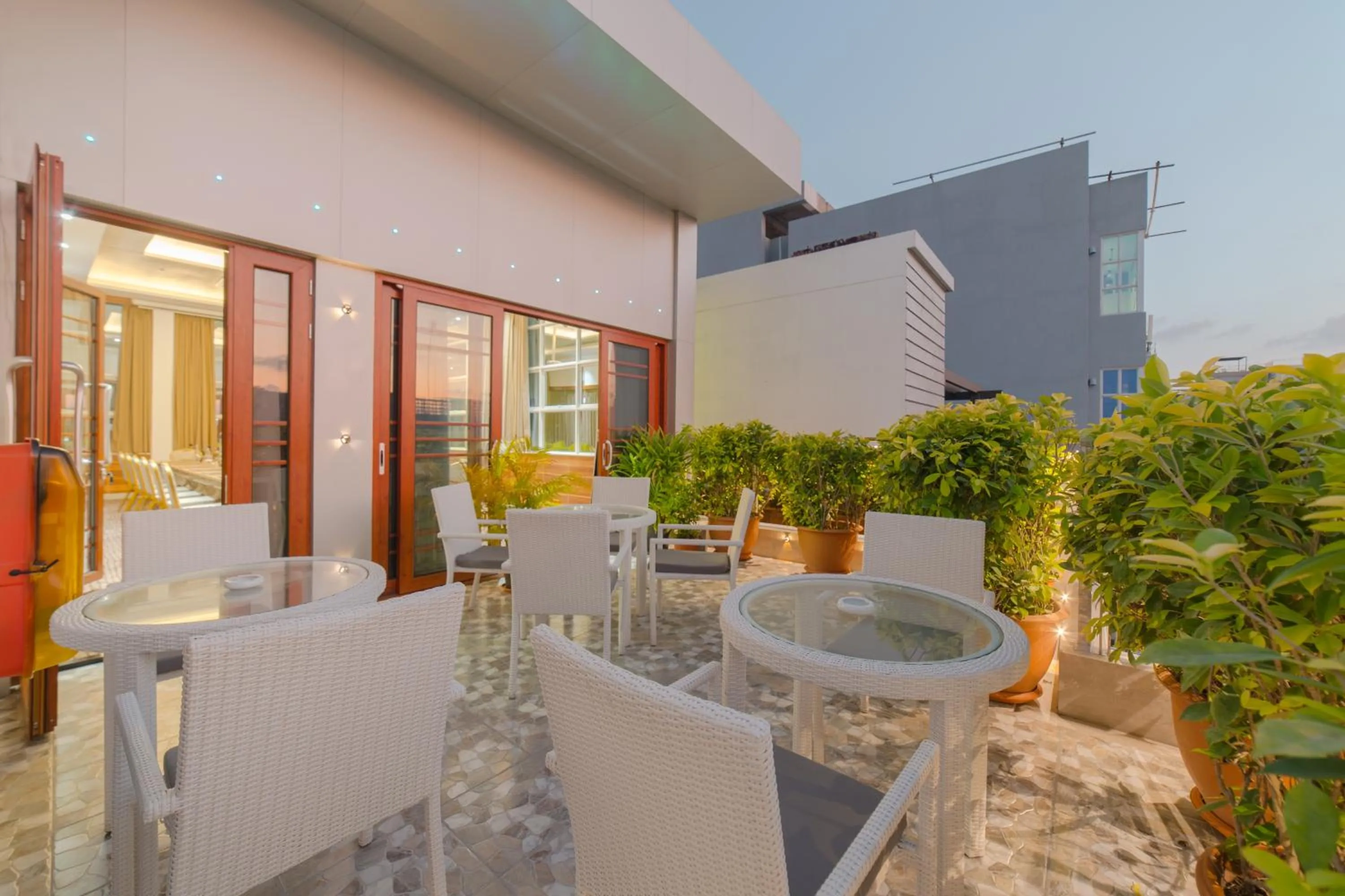 Garden in Samann Host