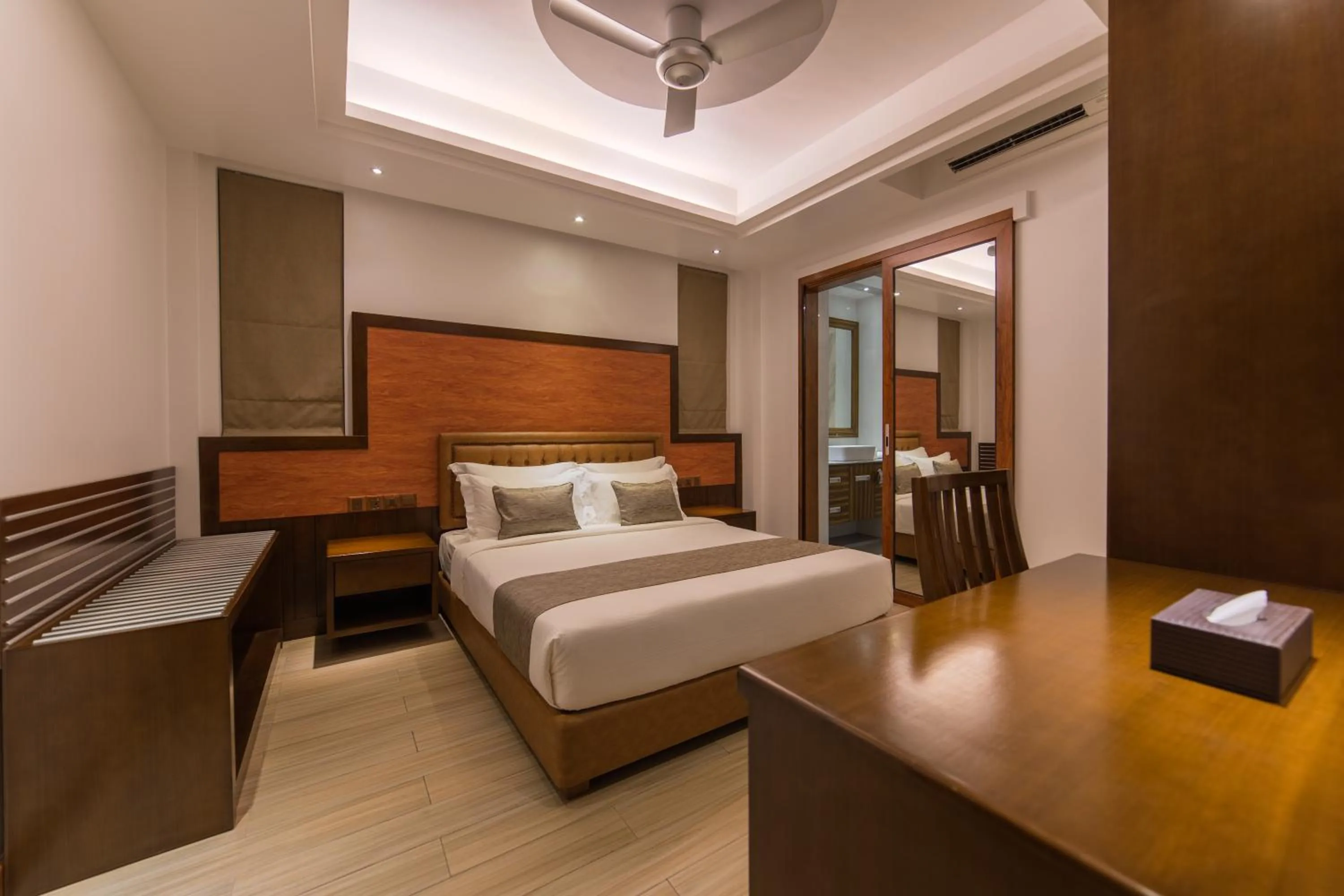 Photo of the whole room, Bed in Samann Host