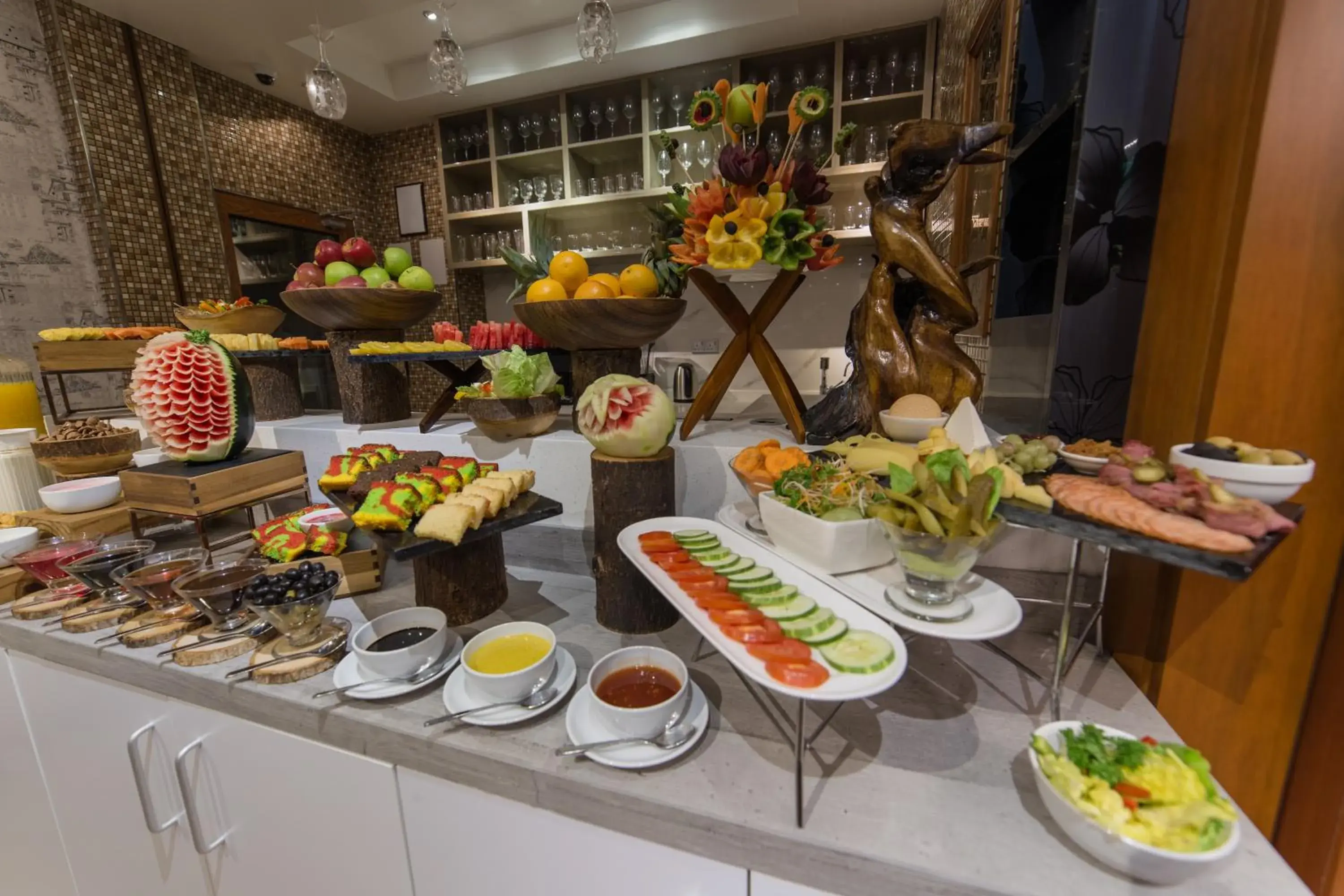 Food in Samann Host Food in Samann Host