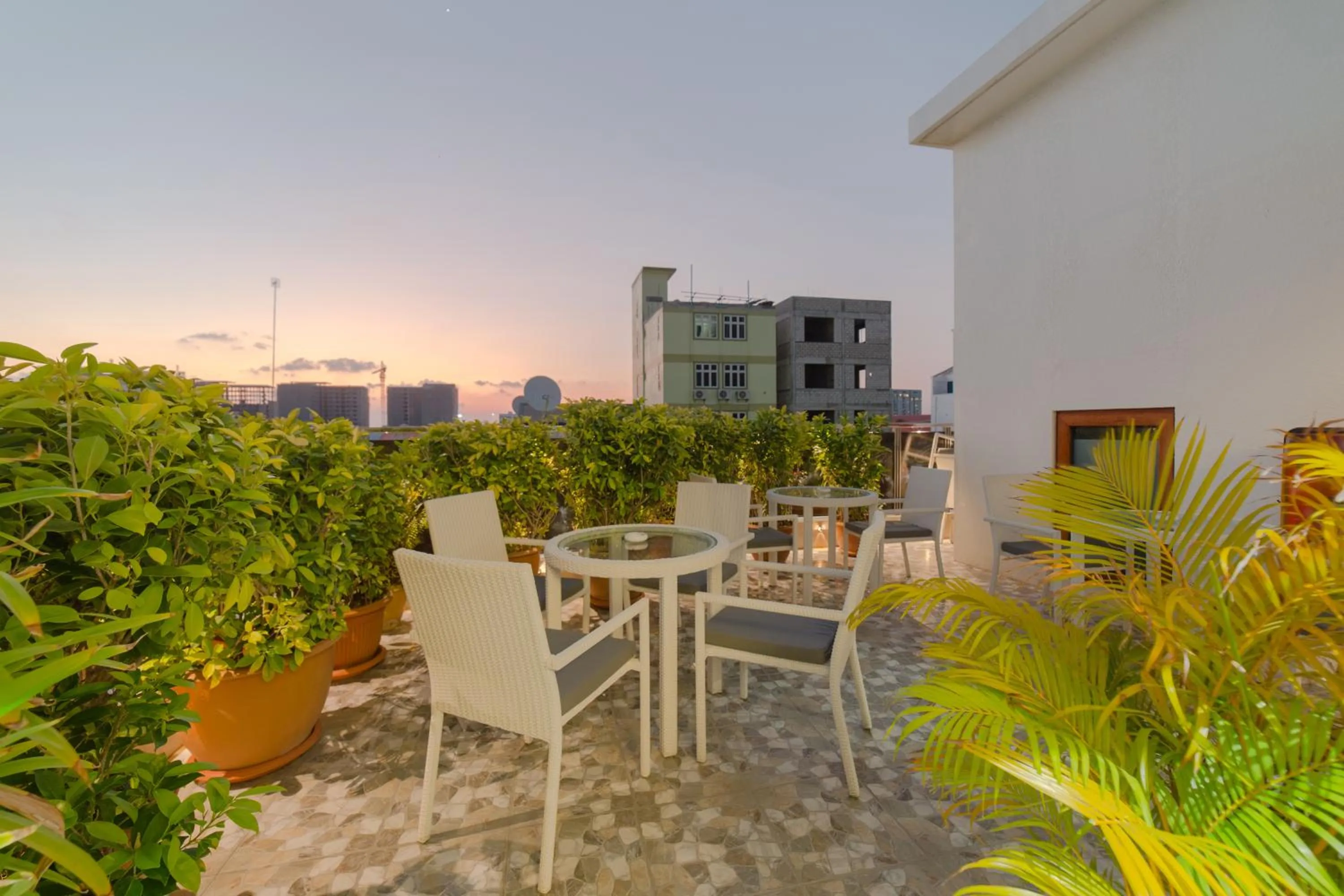 Garden in Samann Host