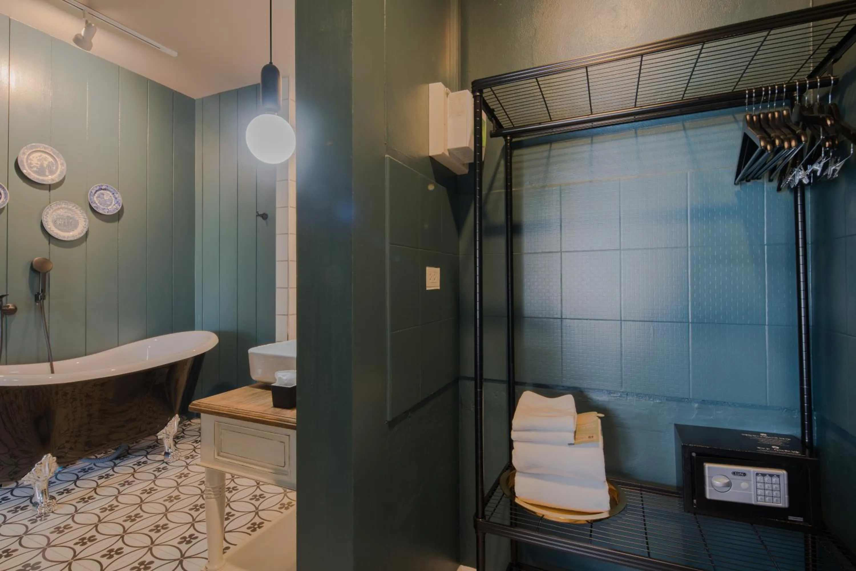 Shower in Blu Monkey Boutique Phuket Town