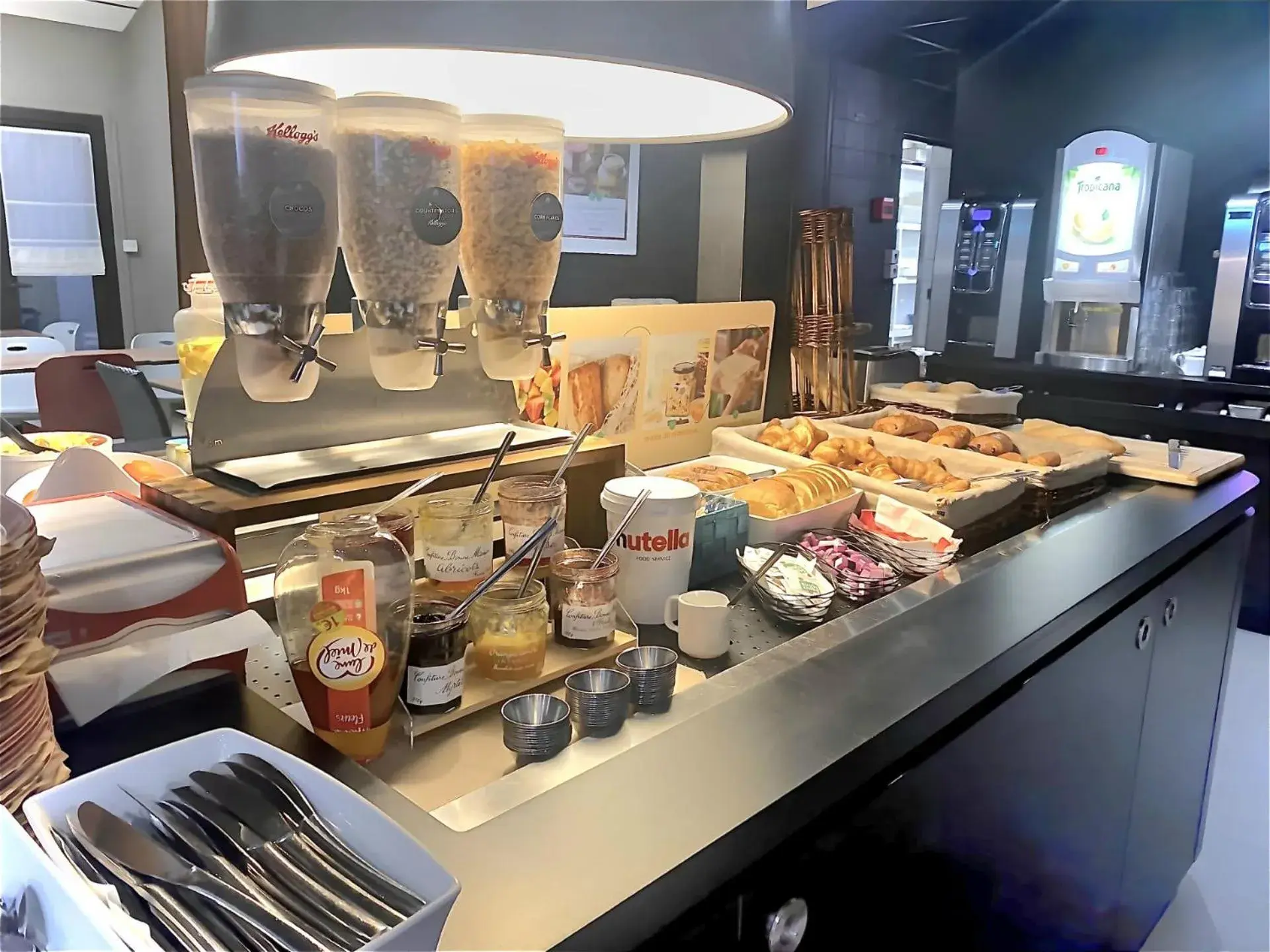 Buffet breakfast in Campanile Annecy - Cran Gevrier Buffet breakfast in Campanile Annecy - Cran Gevrier