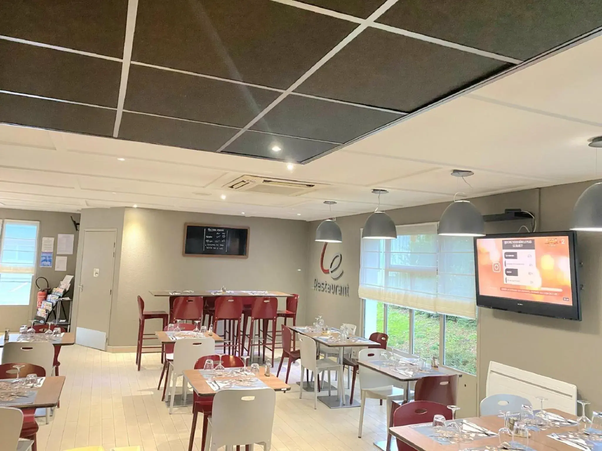 Restaurant/places to eat in Campanile Annecy - Cran Gevrier Restaurant/places to eat in Campanile Annecy - Cran Gevrier