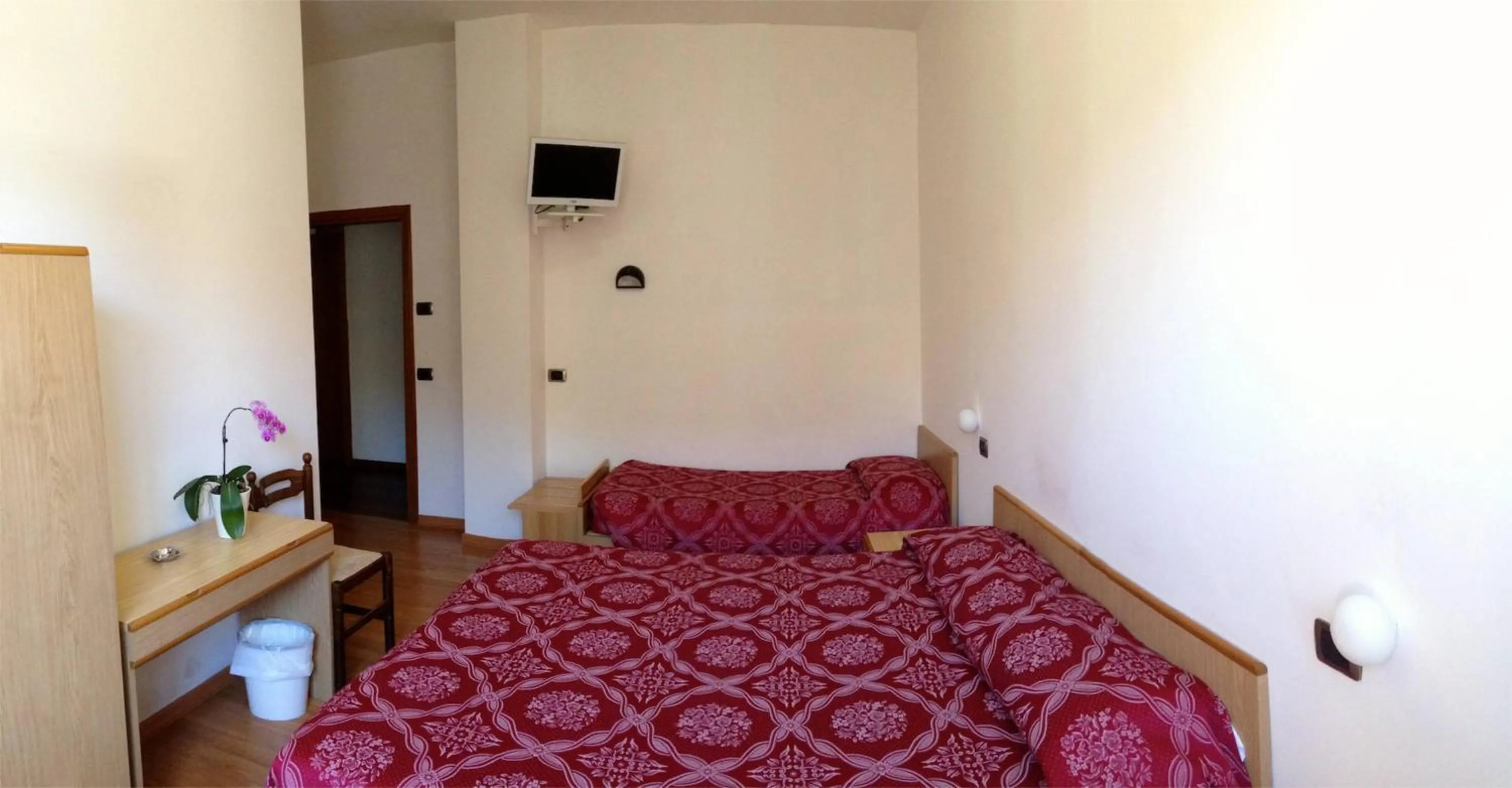 Photo of the whole room, Bed in Hotel Ristorante Anita