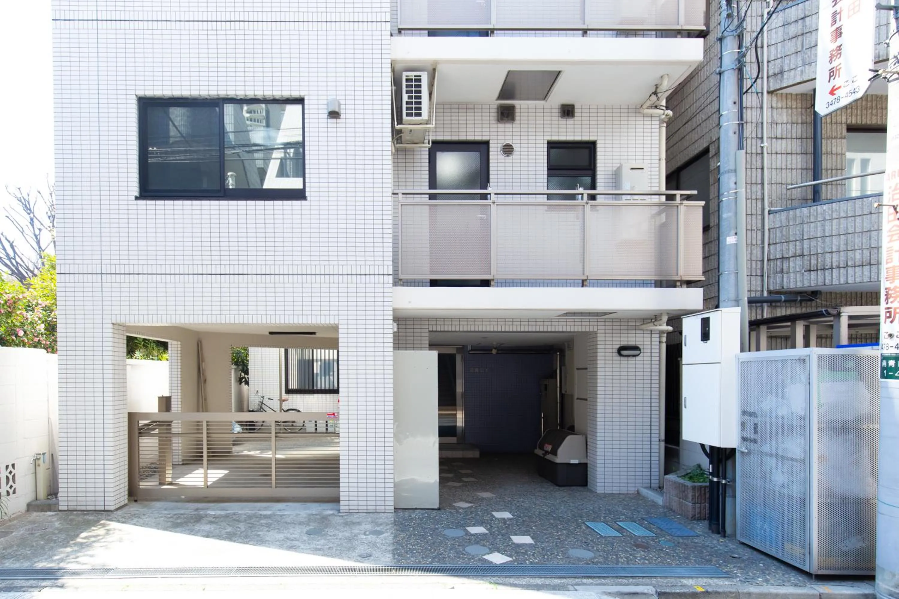 Facade/entrance in Minami-Aoyama-1st