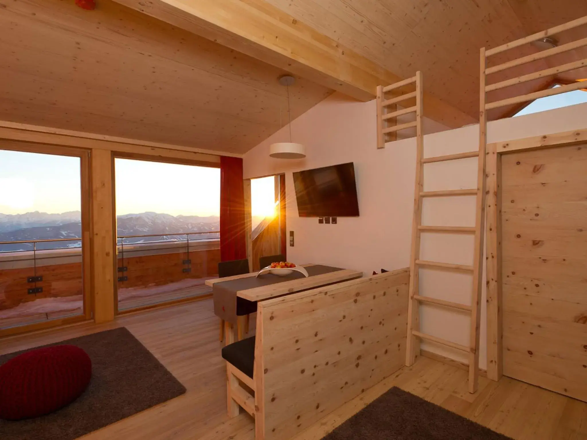 Two-Bedroom Apartment with Balcony and Mountain View in Alpinhotel Pacheiner Two-Bedroom Apartment with Balcony and Mountain View in Alpinhotel Pacheiner